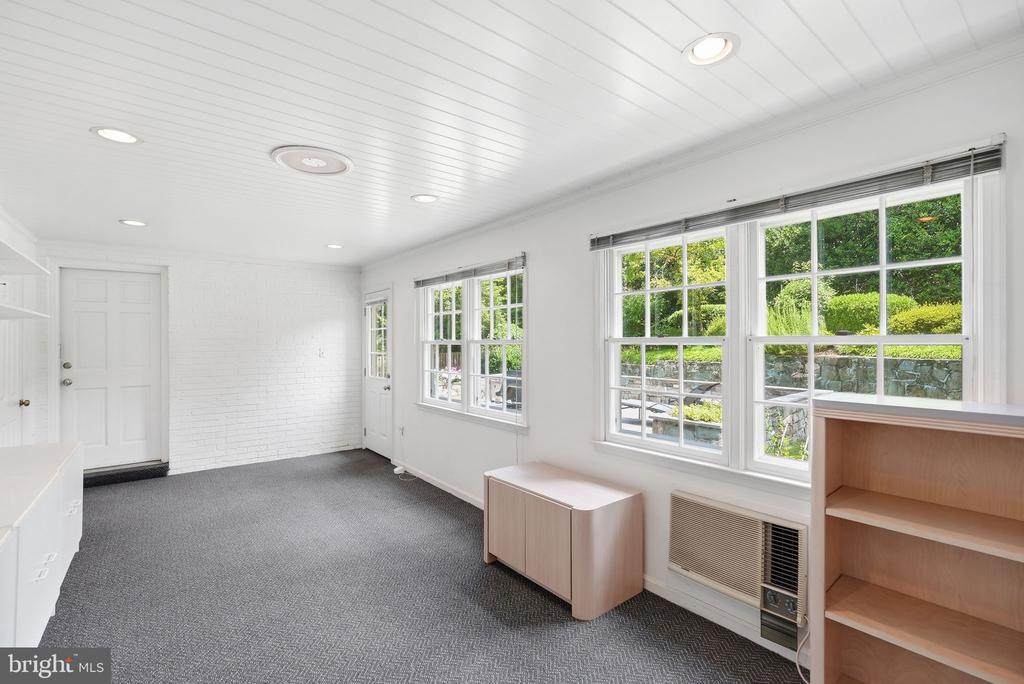 7556 PEPPERELL DRIVE