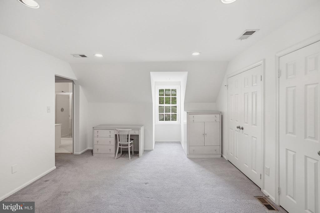 7556 PEPPERELL DRIVE