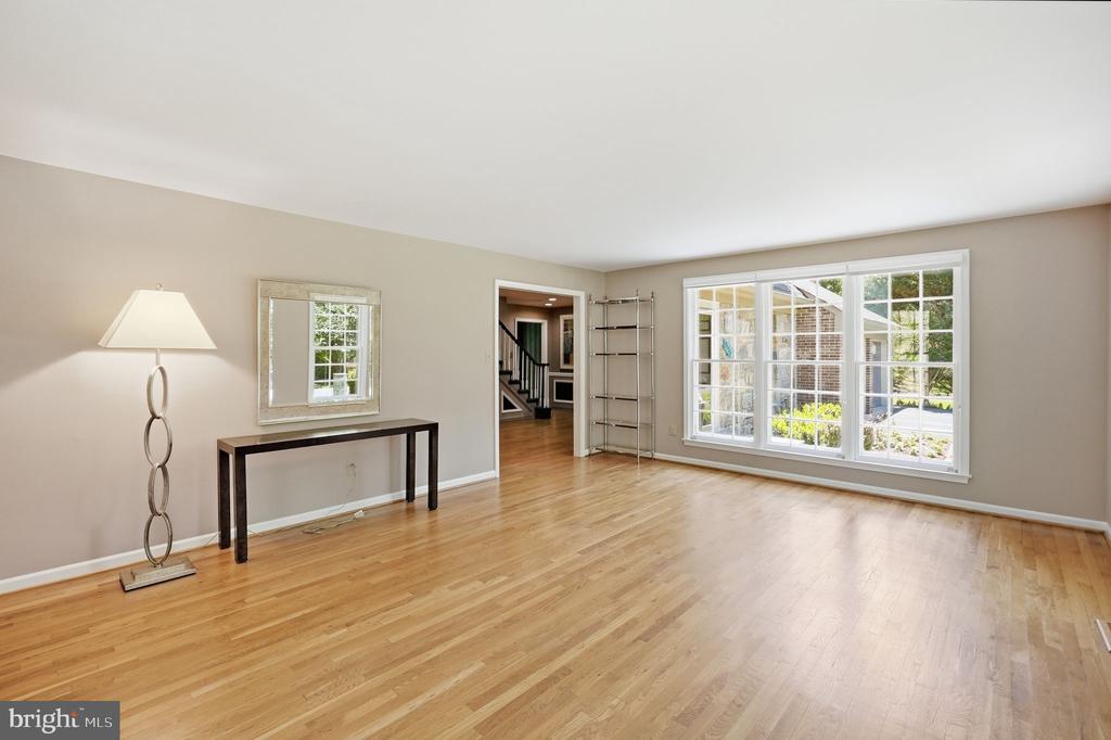 7556 PEPPERELL DRIVE