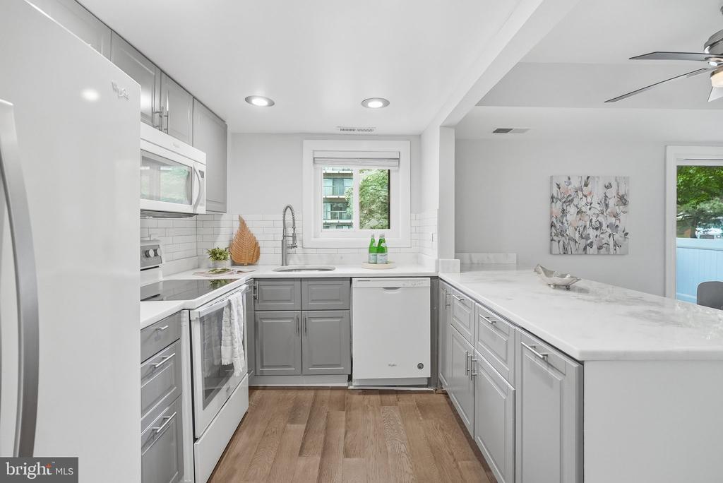3310 S 28TH STREET S 102