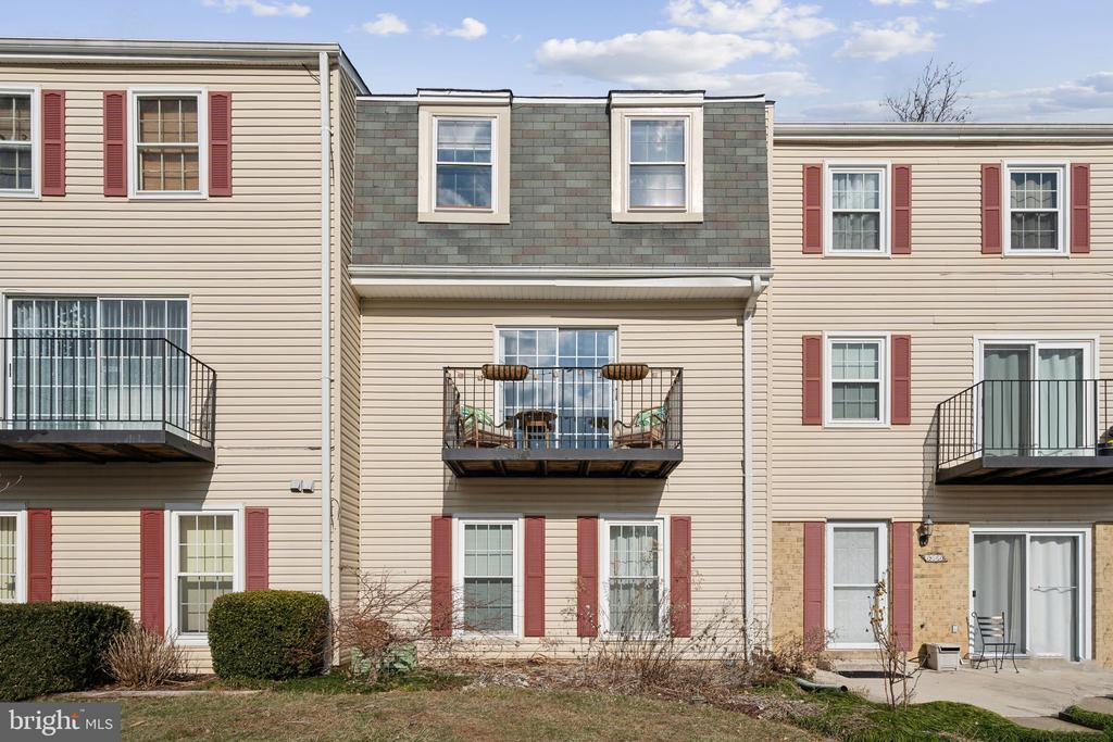 6356 Pine View Ct #62c