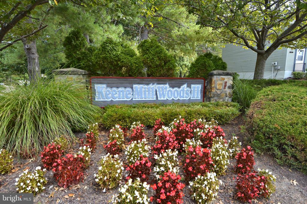 6356 Pine View Ct #62c