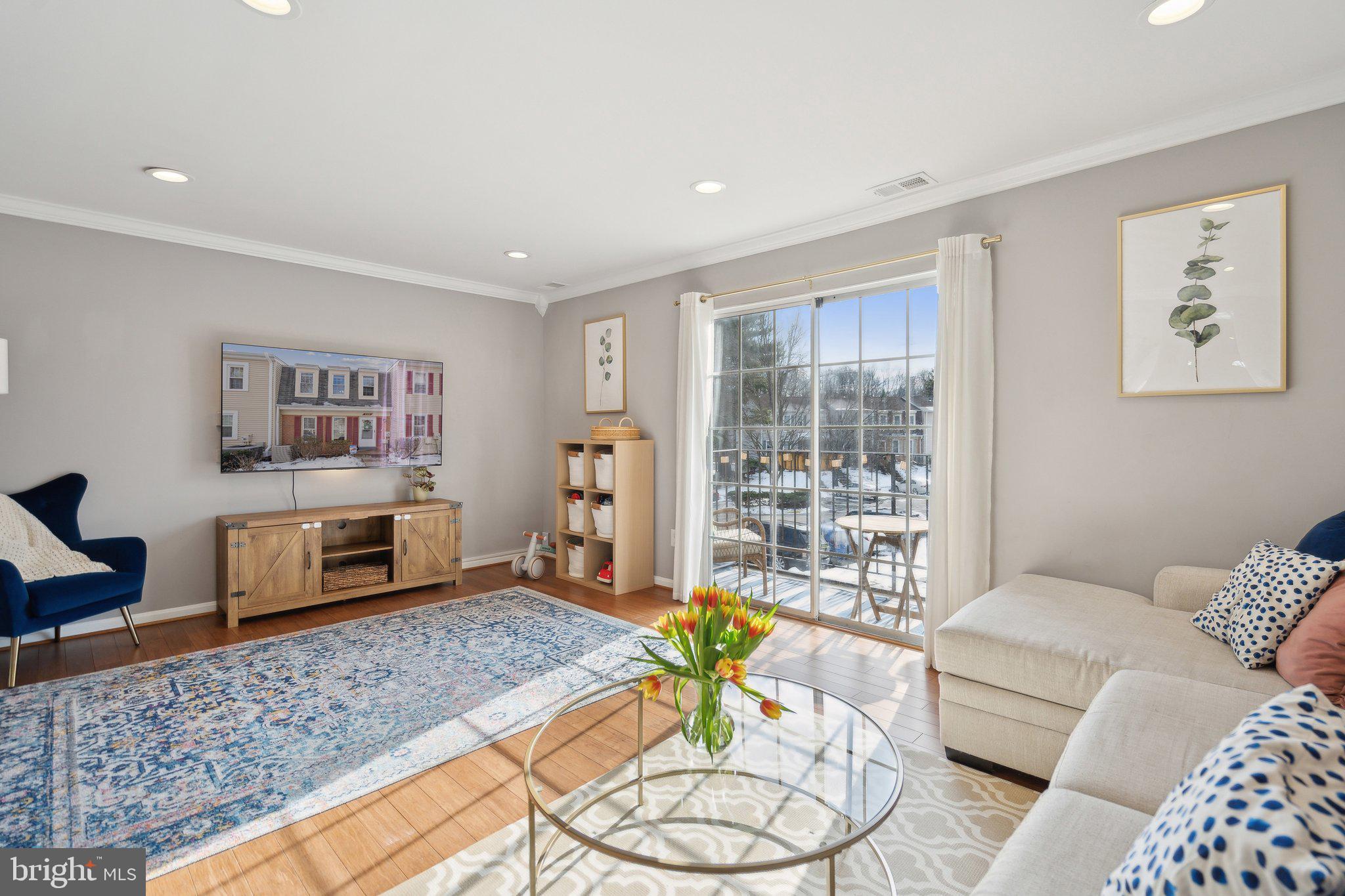 6356 Pine View Ct #62c