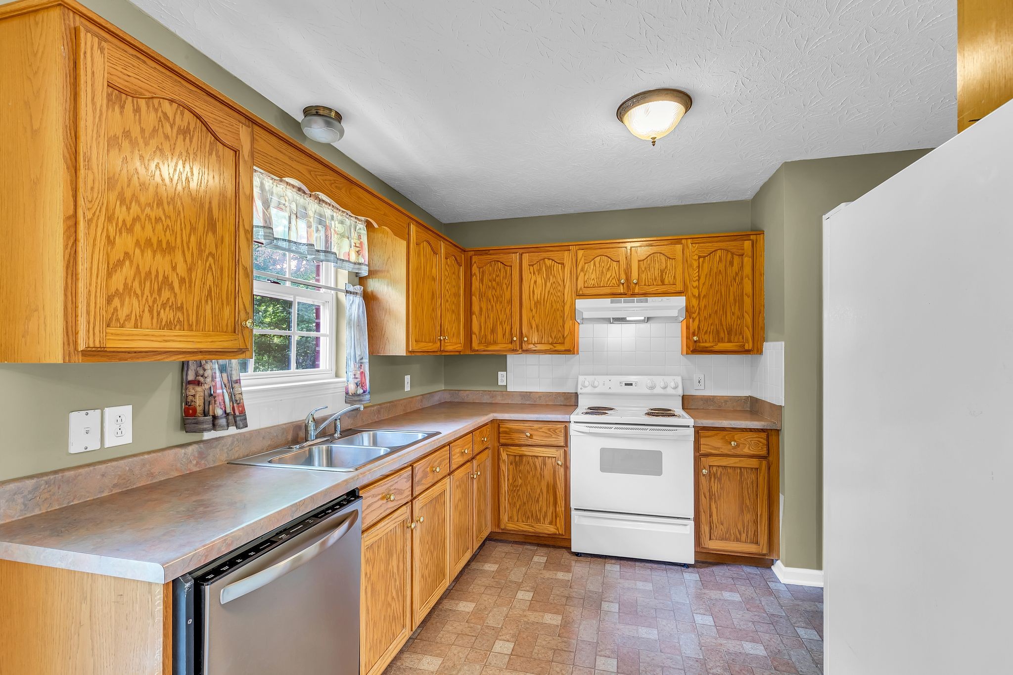 113 Creasy Ct