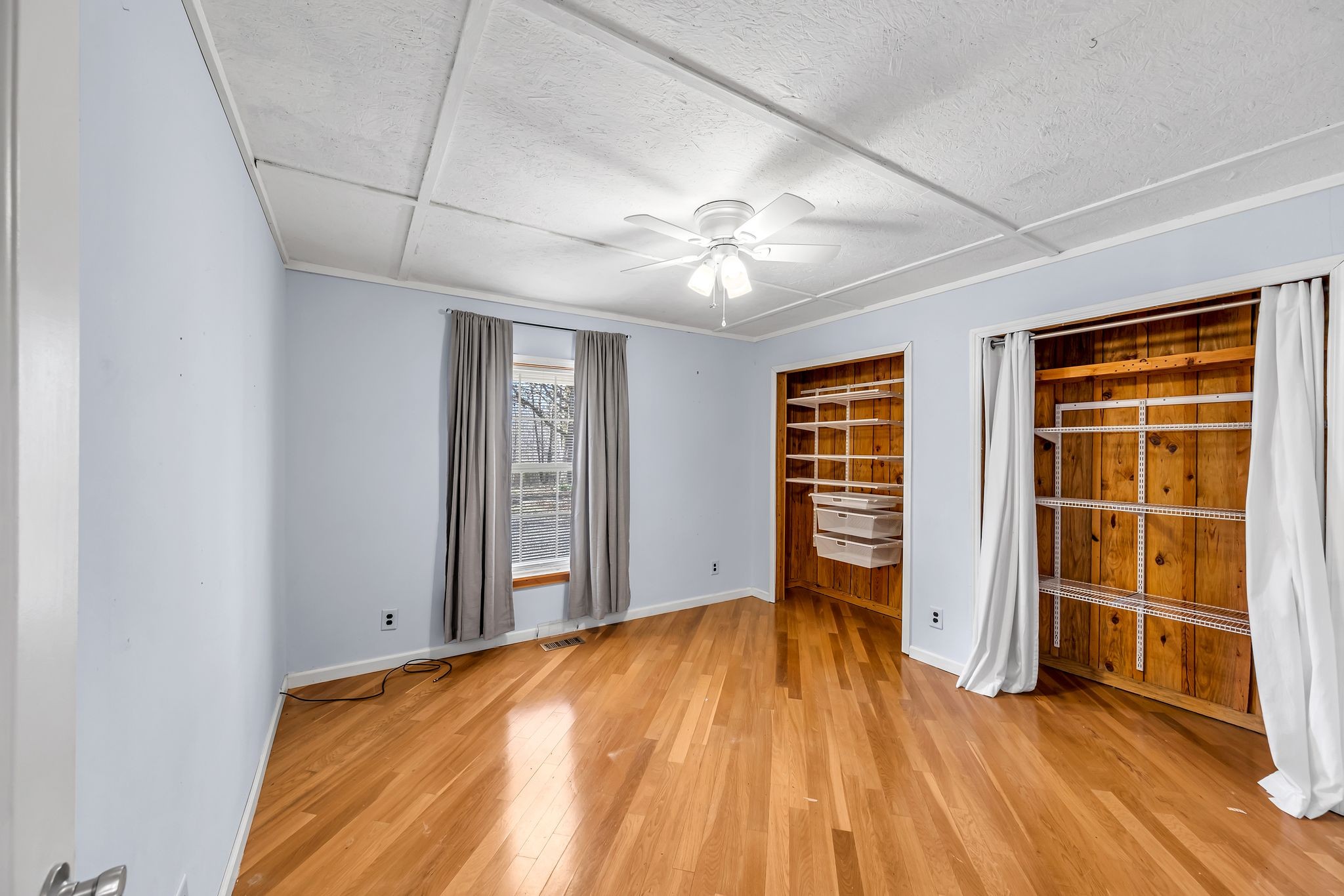 290 Deerwood Rd