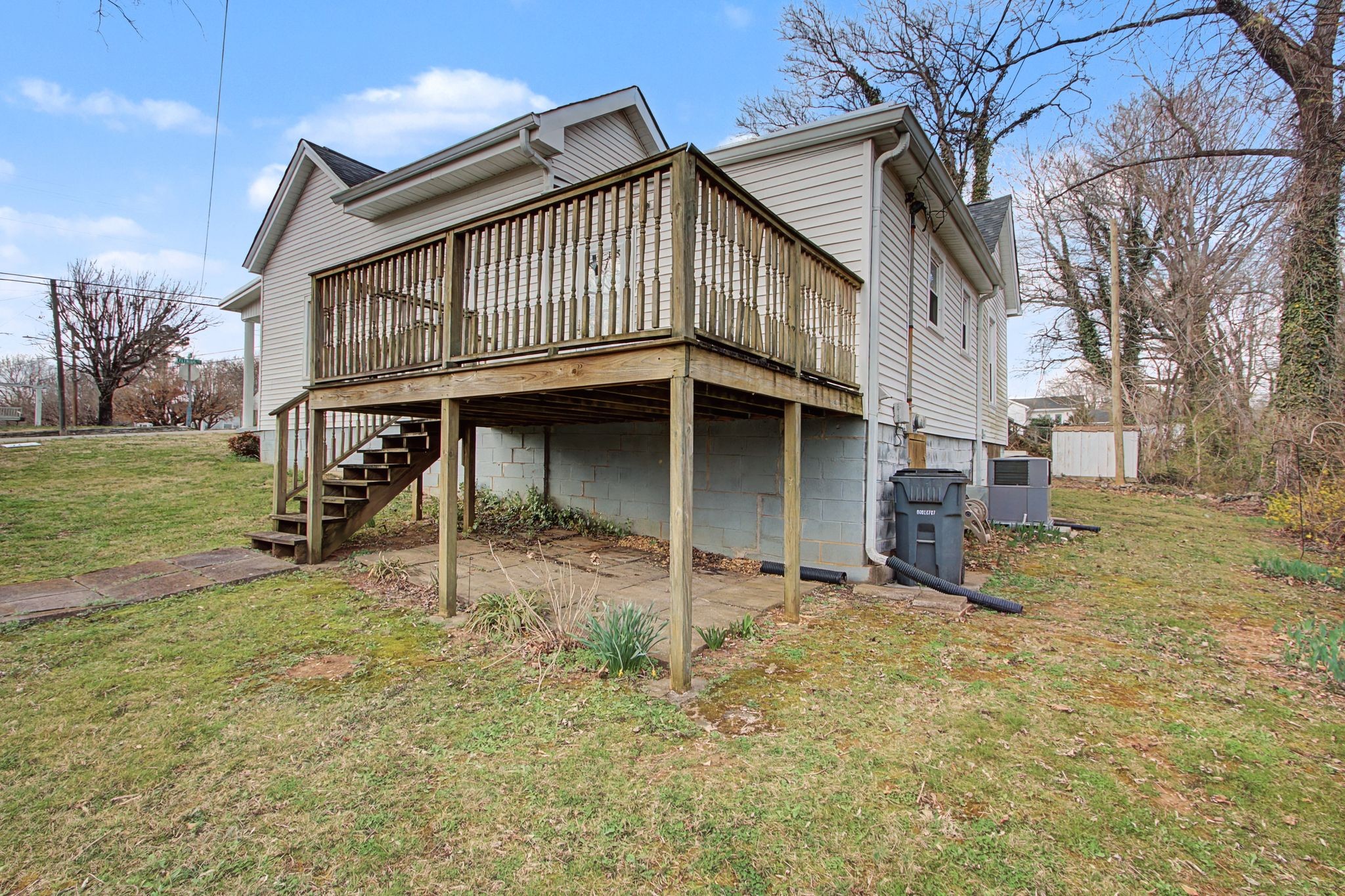 704 Fleming St
