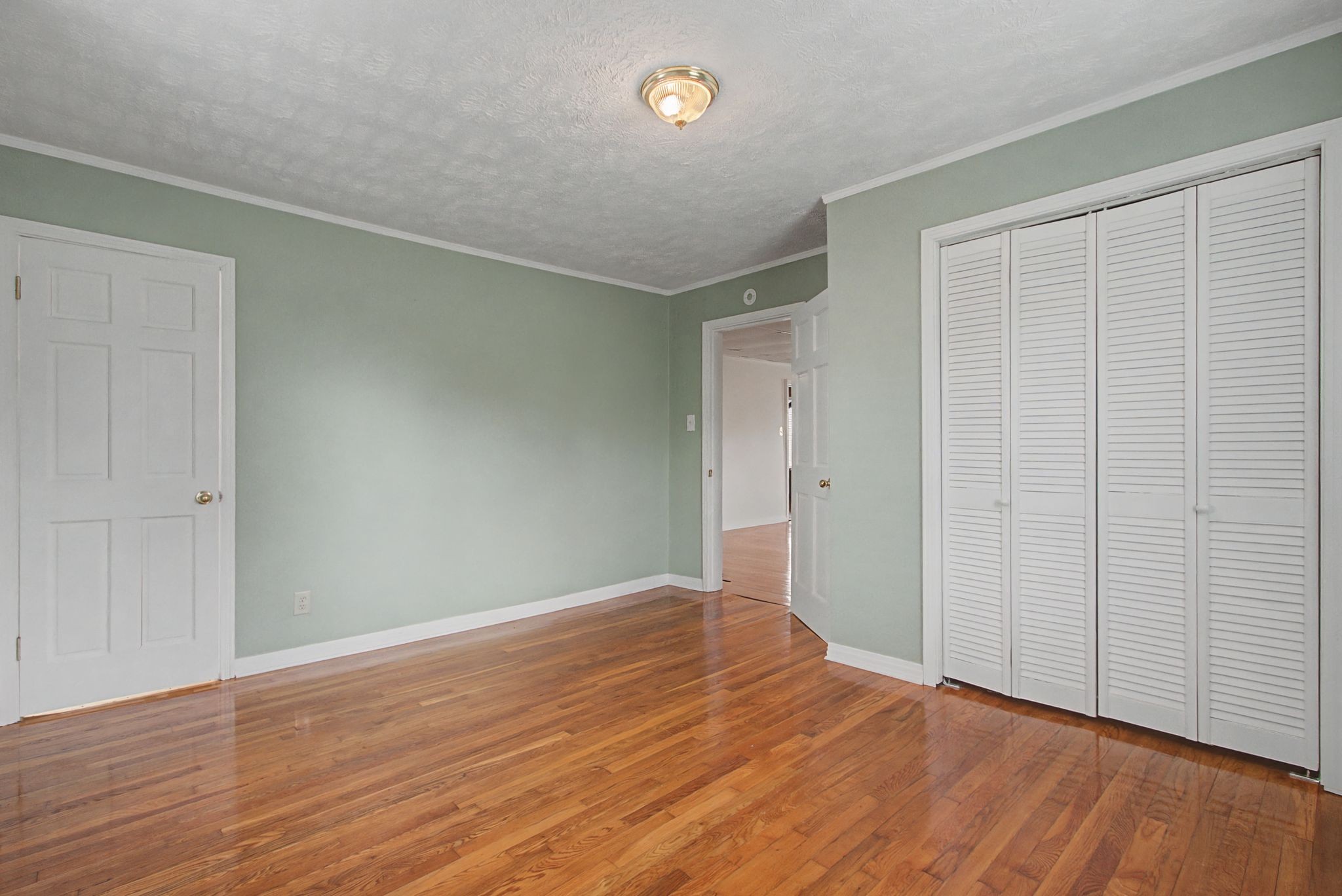 704 Fleming St