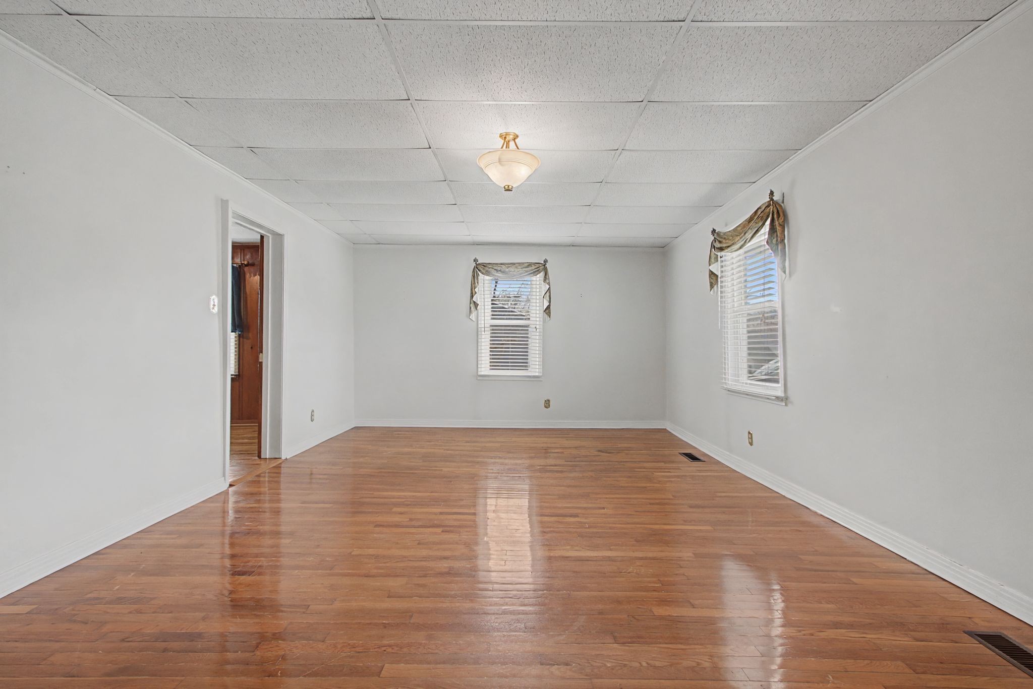 704 Fleming St