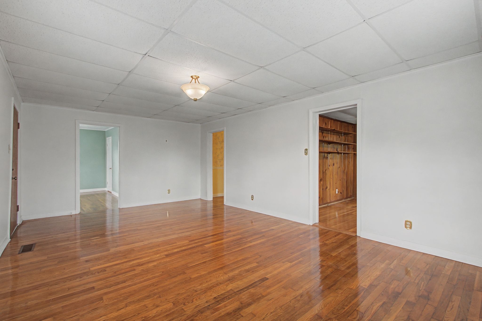 704 Fleming St