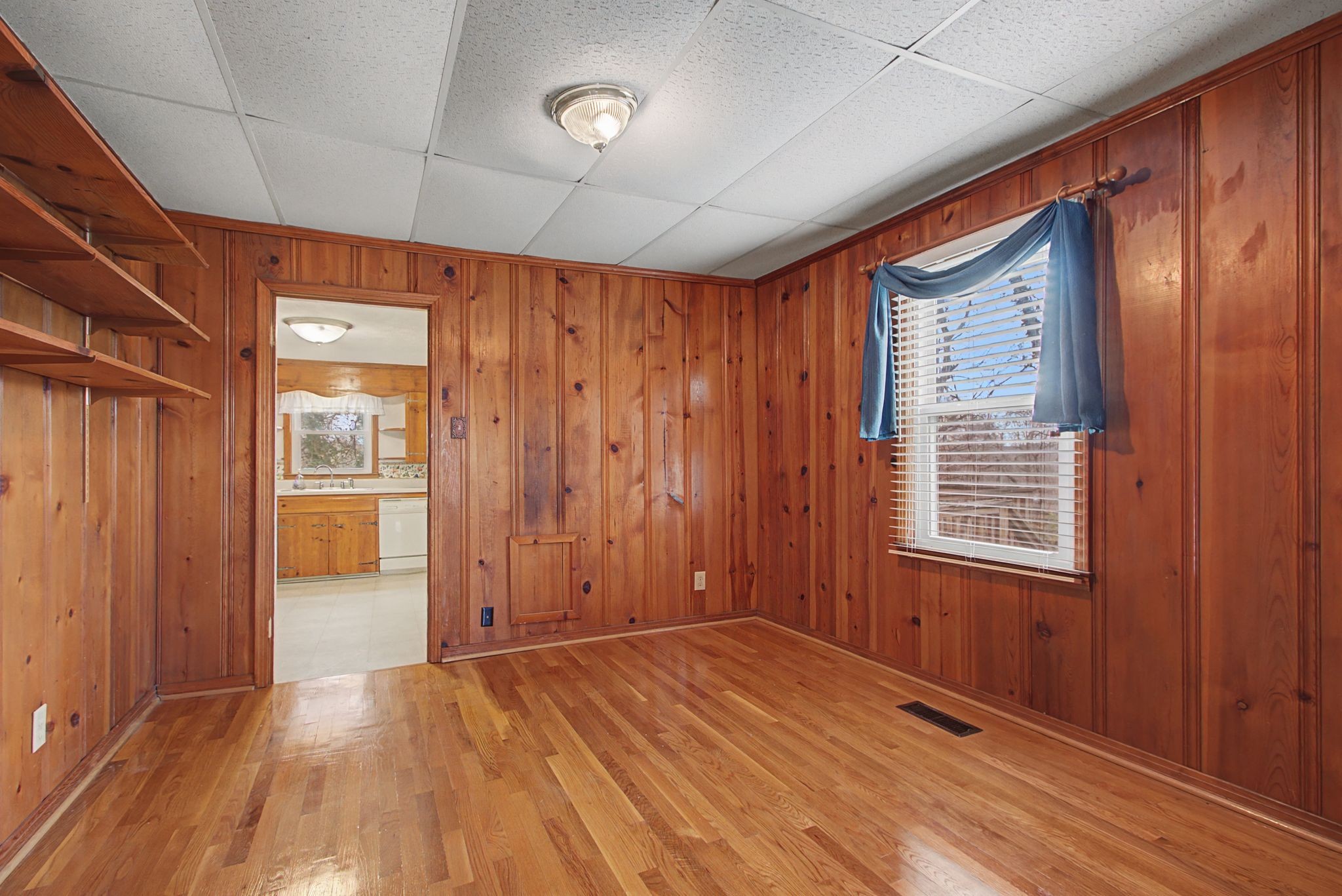 704 Fleming St