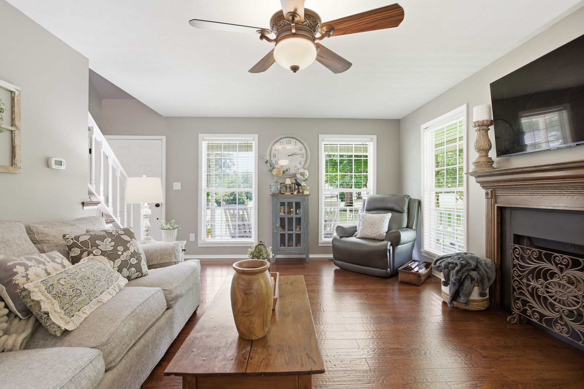 131 Pin Oaks Ln