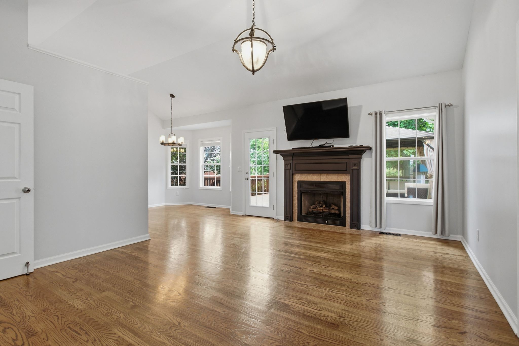 4014 Kristen St