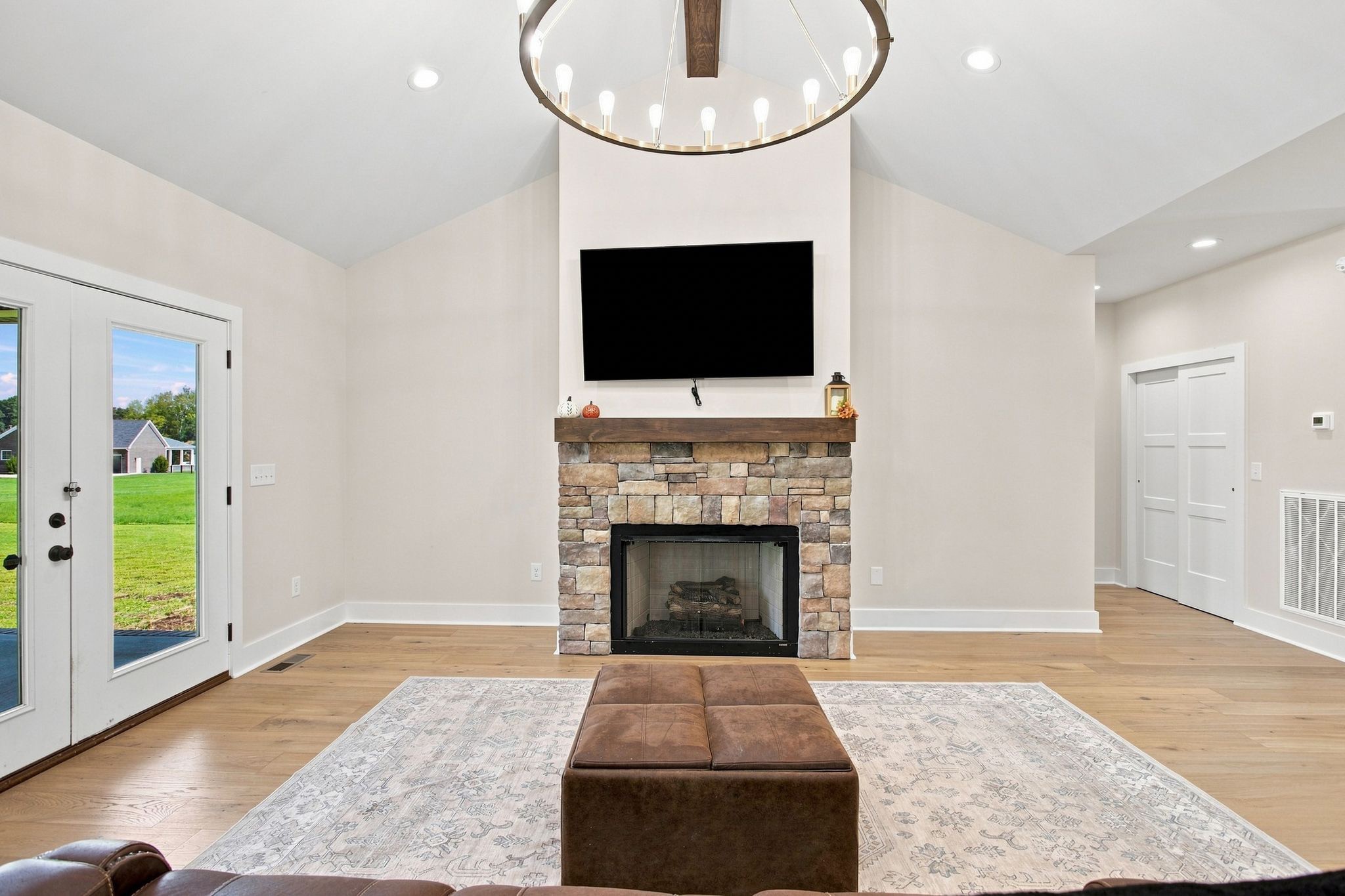 114 Hurst Dr
