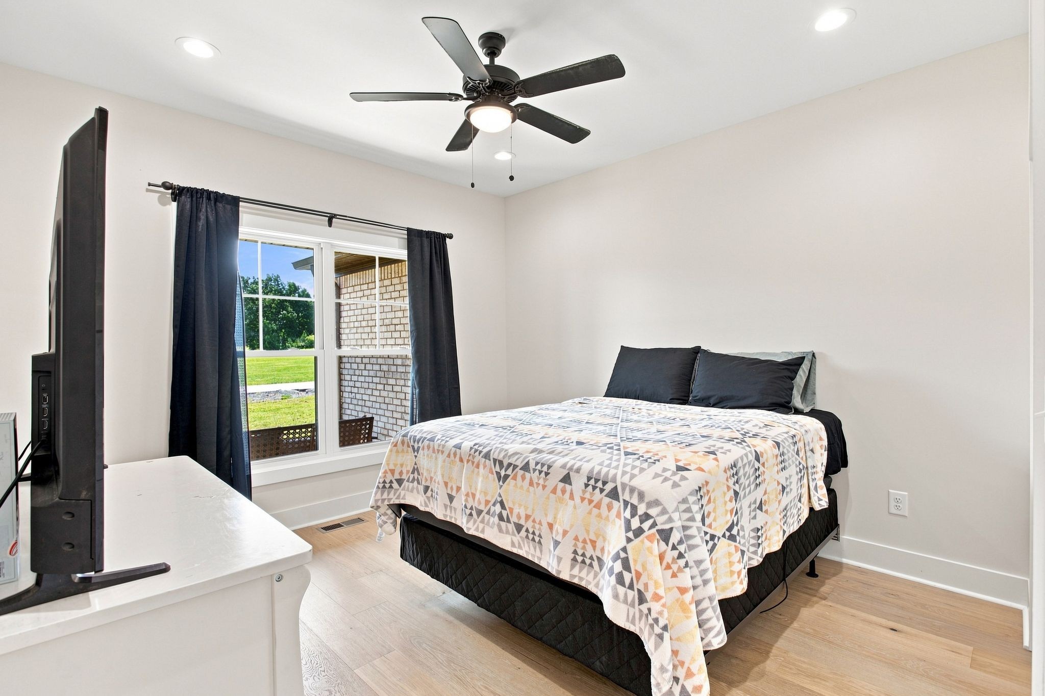 114 Hurst Dr