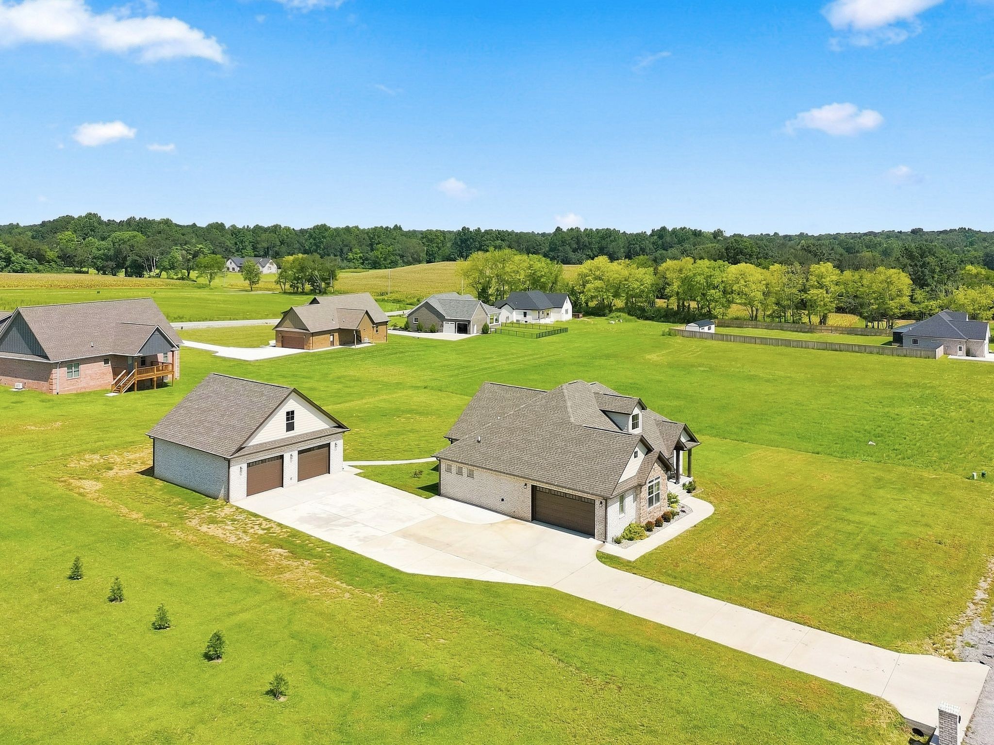 114 Hurst Dr