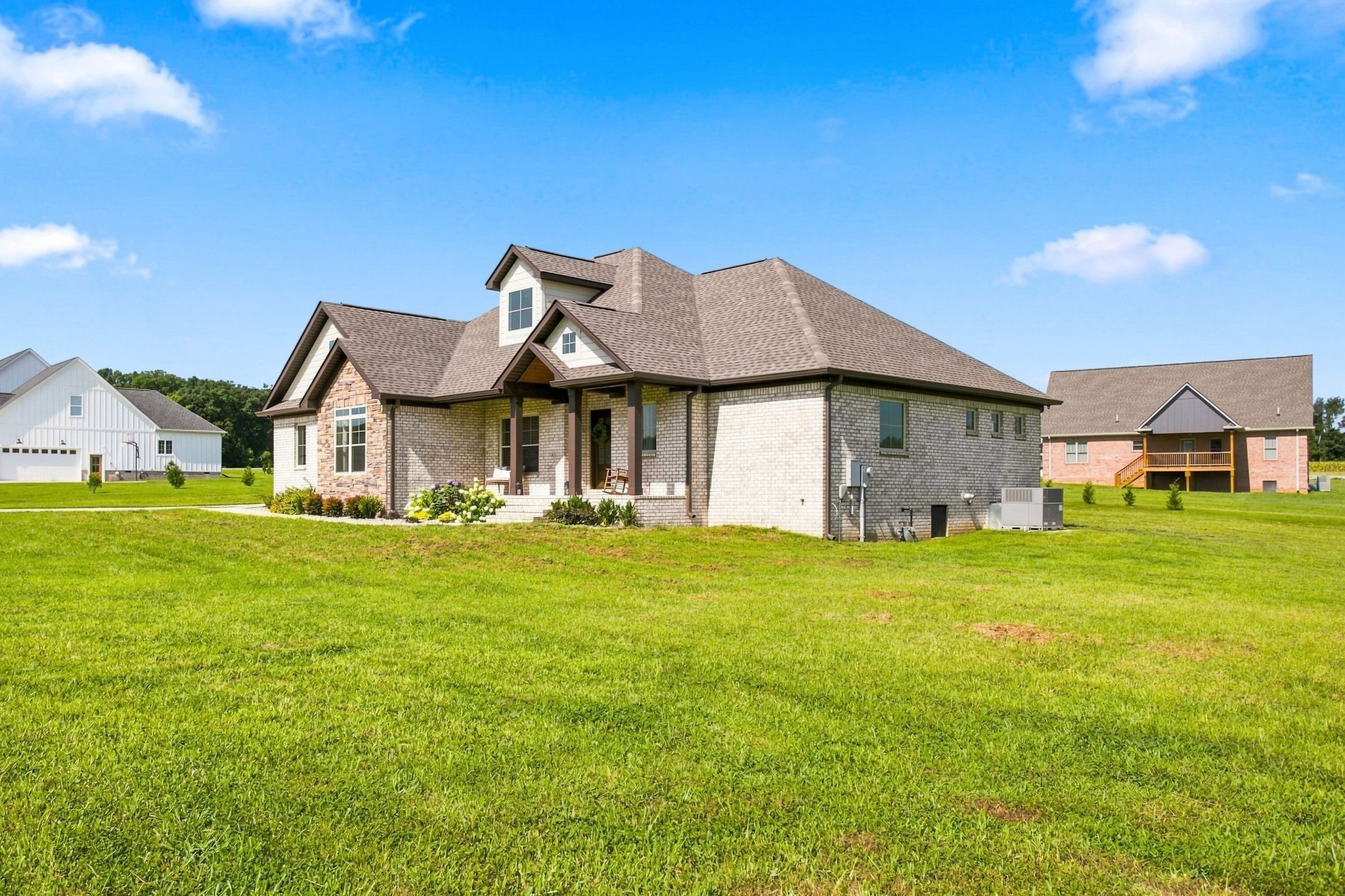114 Hurst Dr