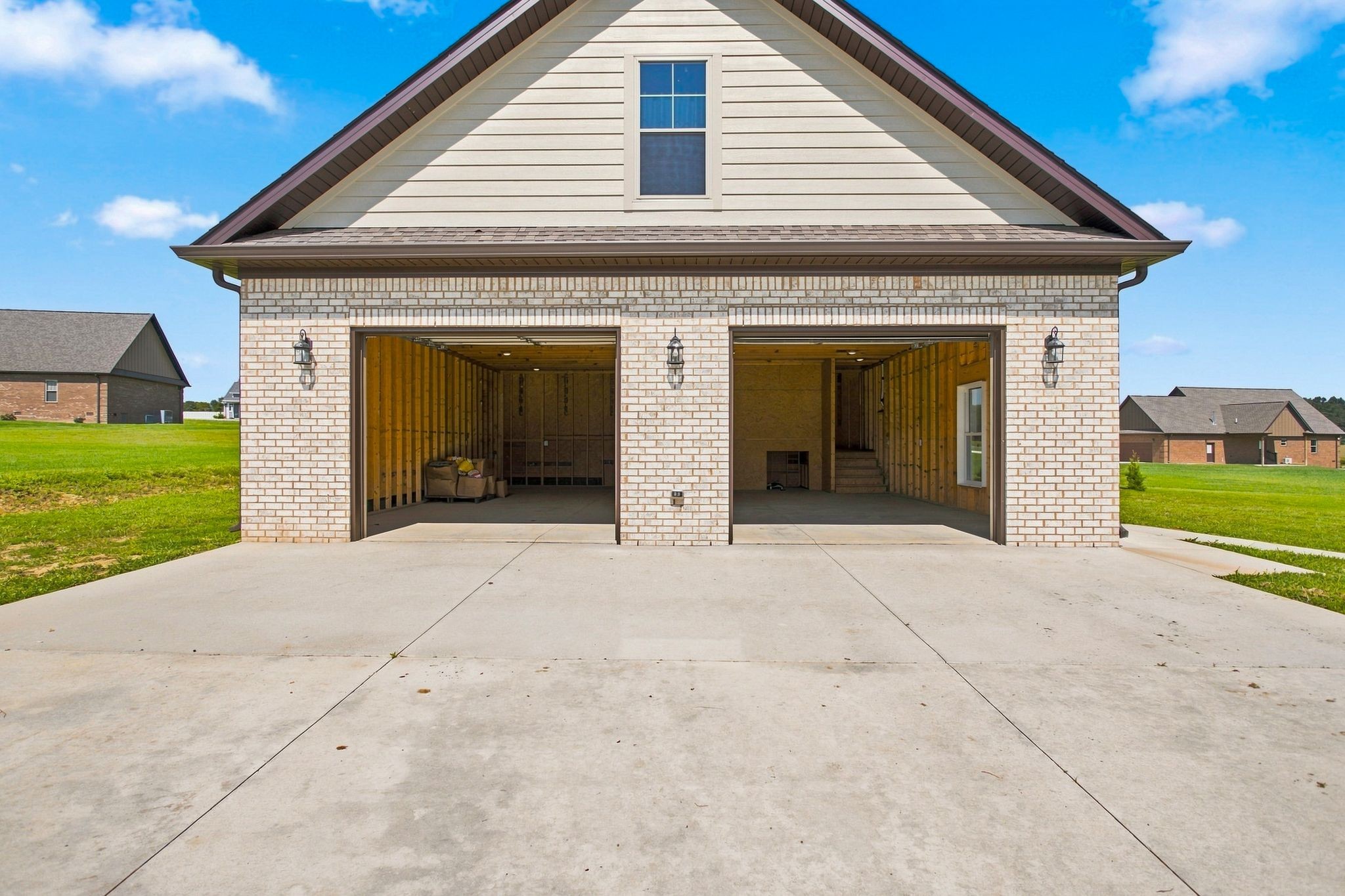 114 Hurst Dr