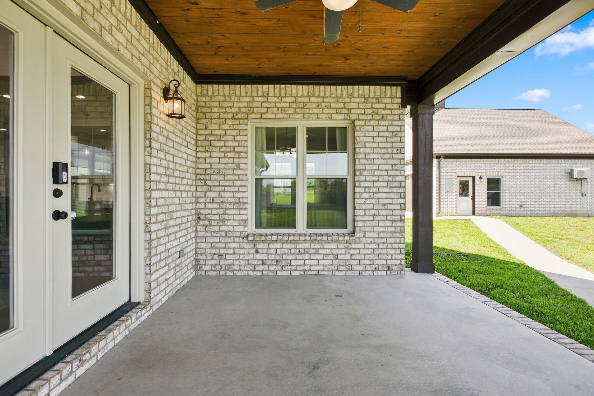 114 Hurst Dr
