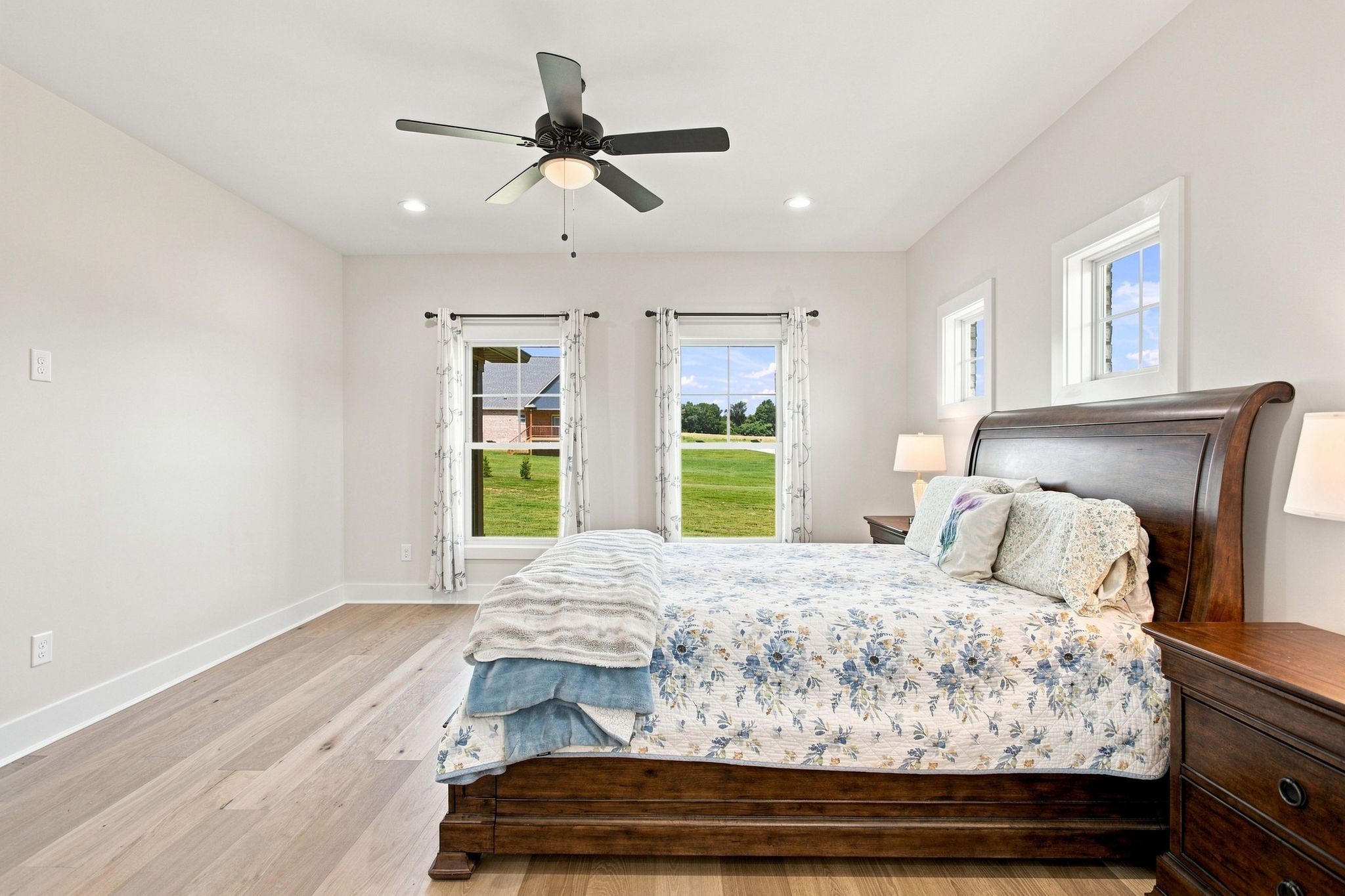 114 Hurst Dr