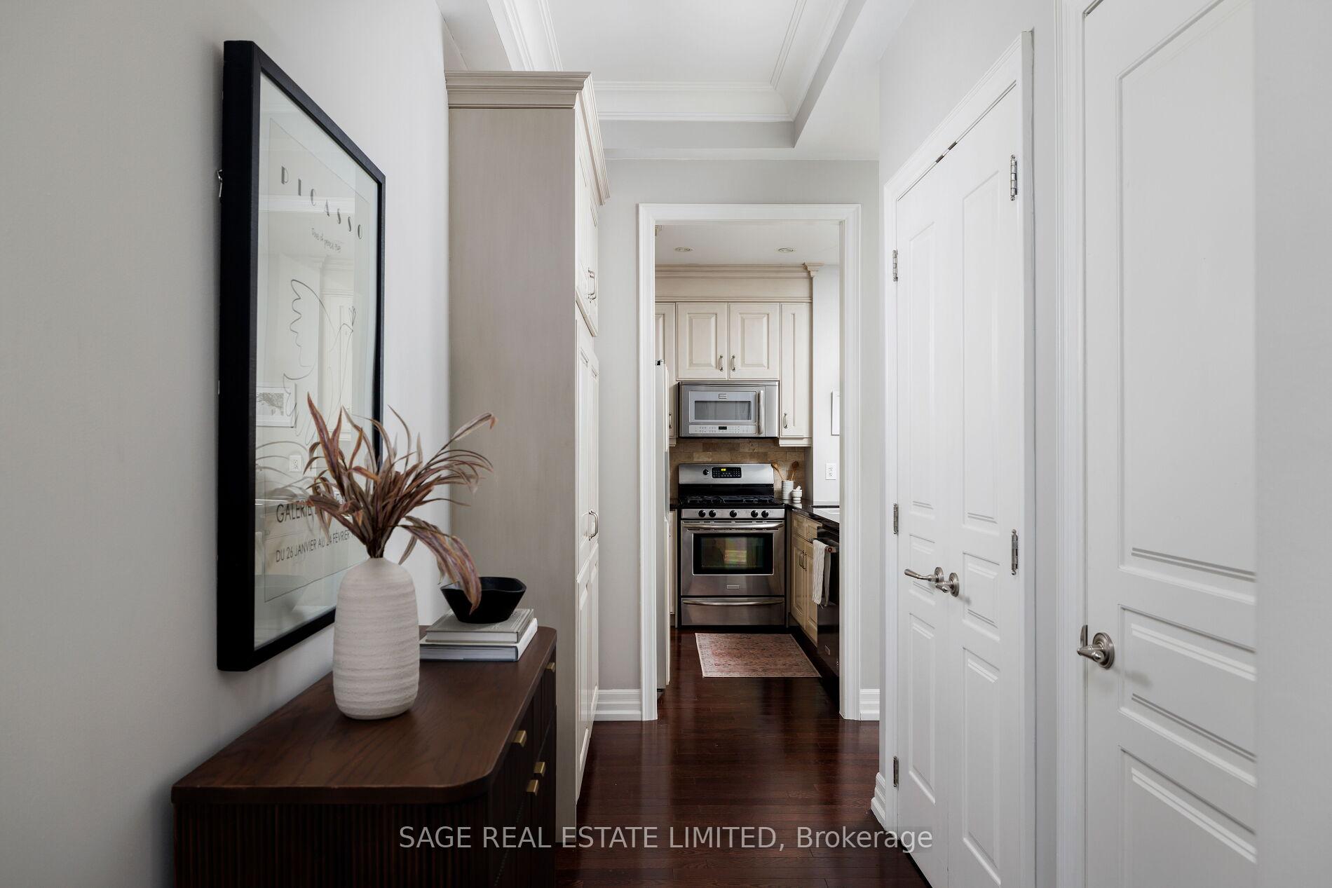 21 Burkebrook Place 416