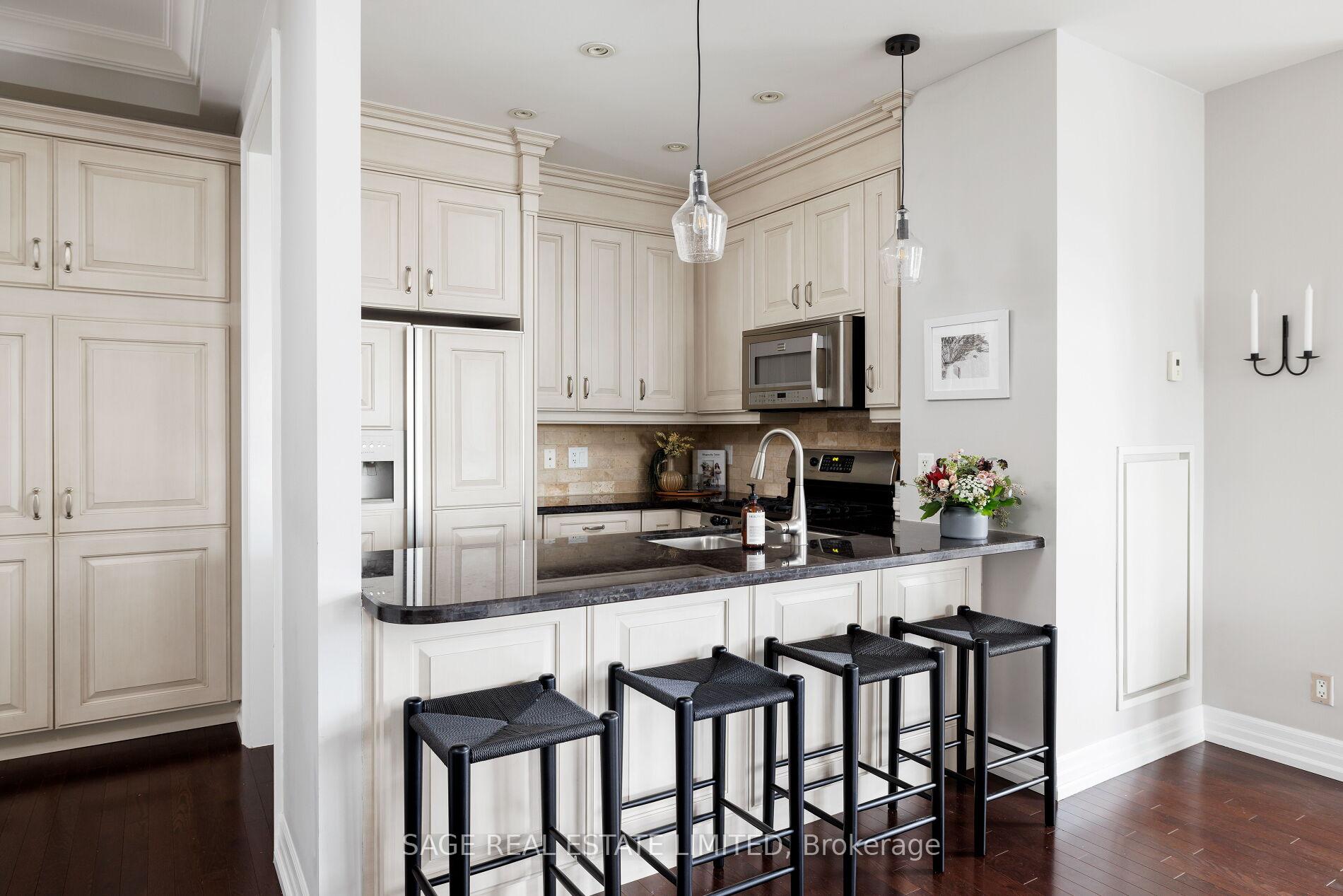 21 Burkebrook Place 416