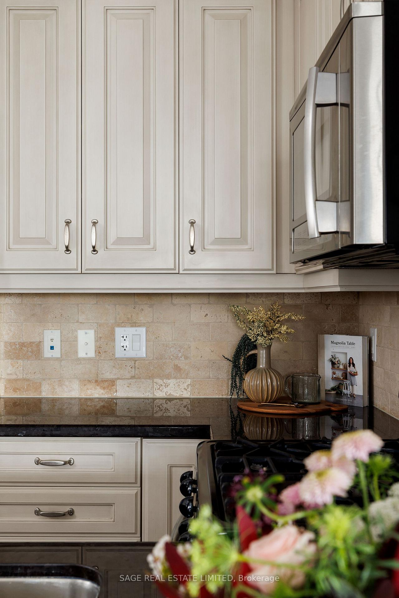 21 Burkebrook Place 416