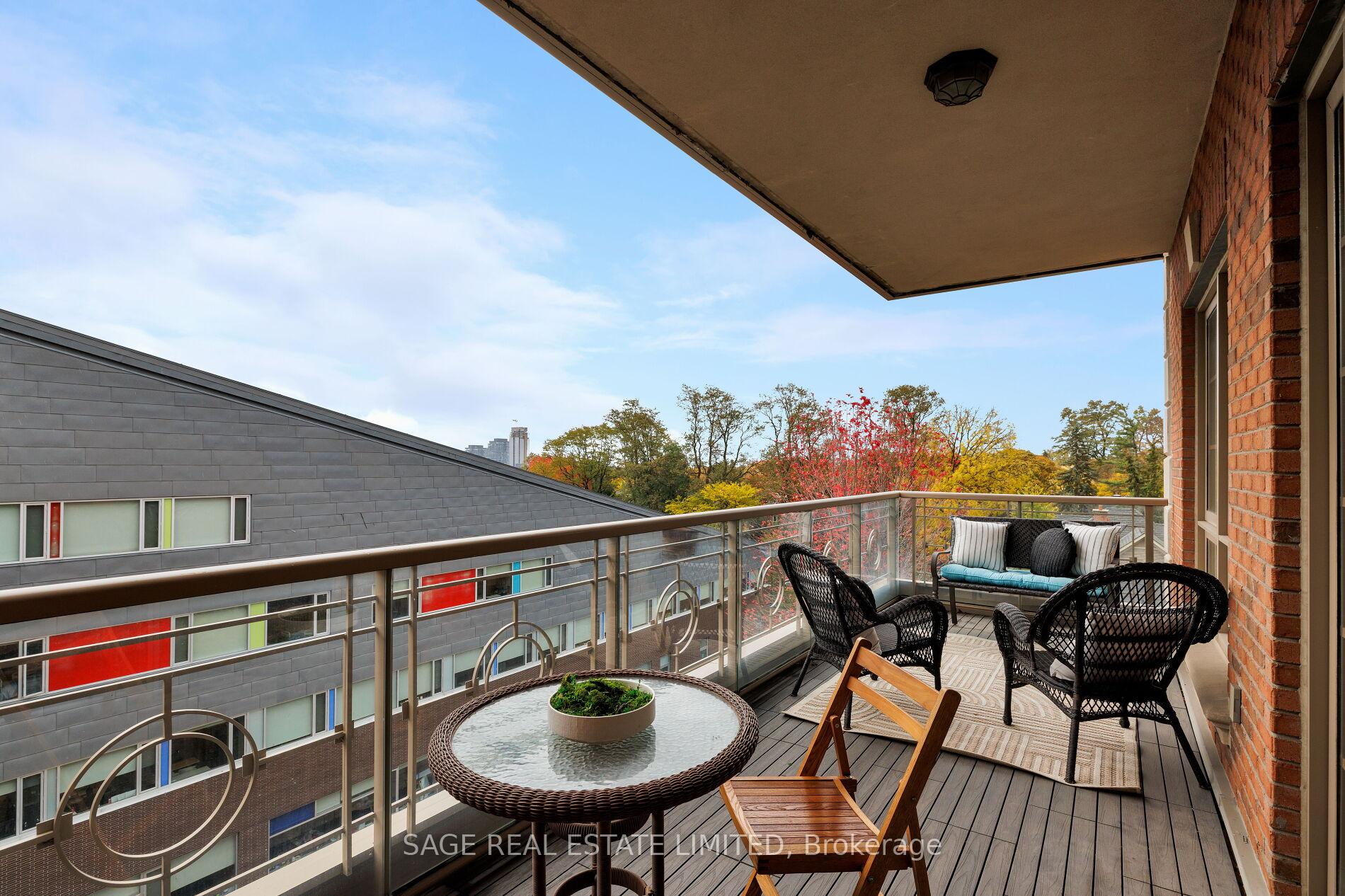 21 Burkebrook Place 416