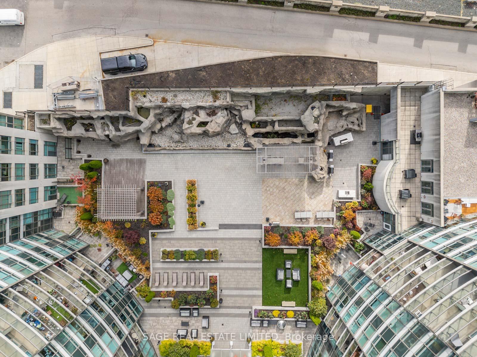 373 FRONT ST WEST Street 2903