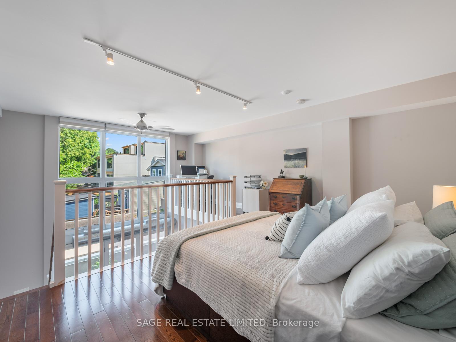 #204 - 2012 Queen Street, Toronto Unit: 204