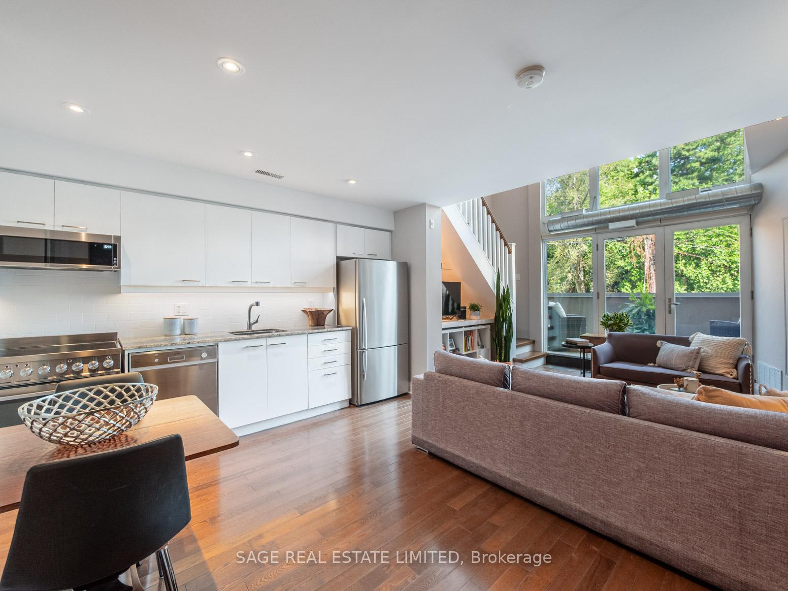 #204 - 2012 Queen Street, Toronto Unit: 204
