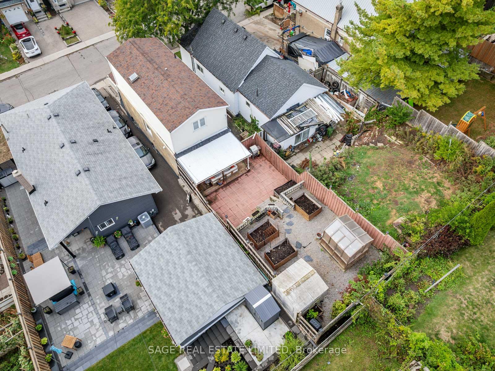 79 Pitt Avenue