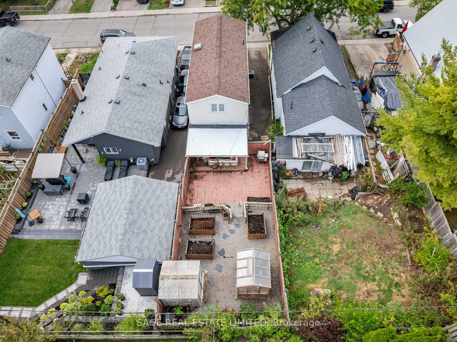 79 Pitt Avenue