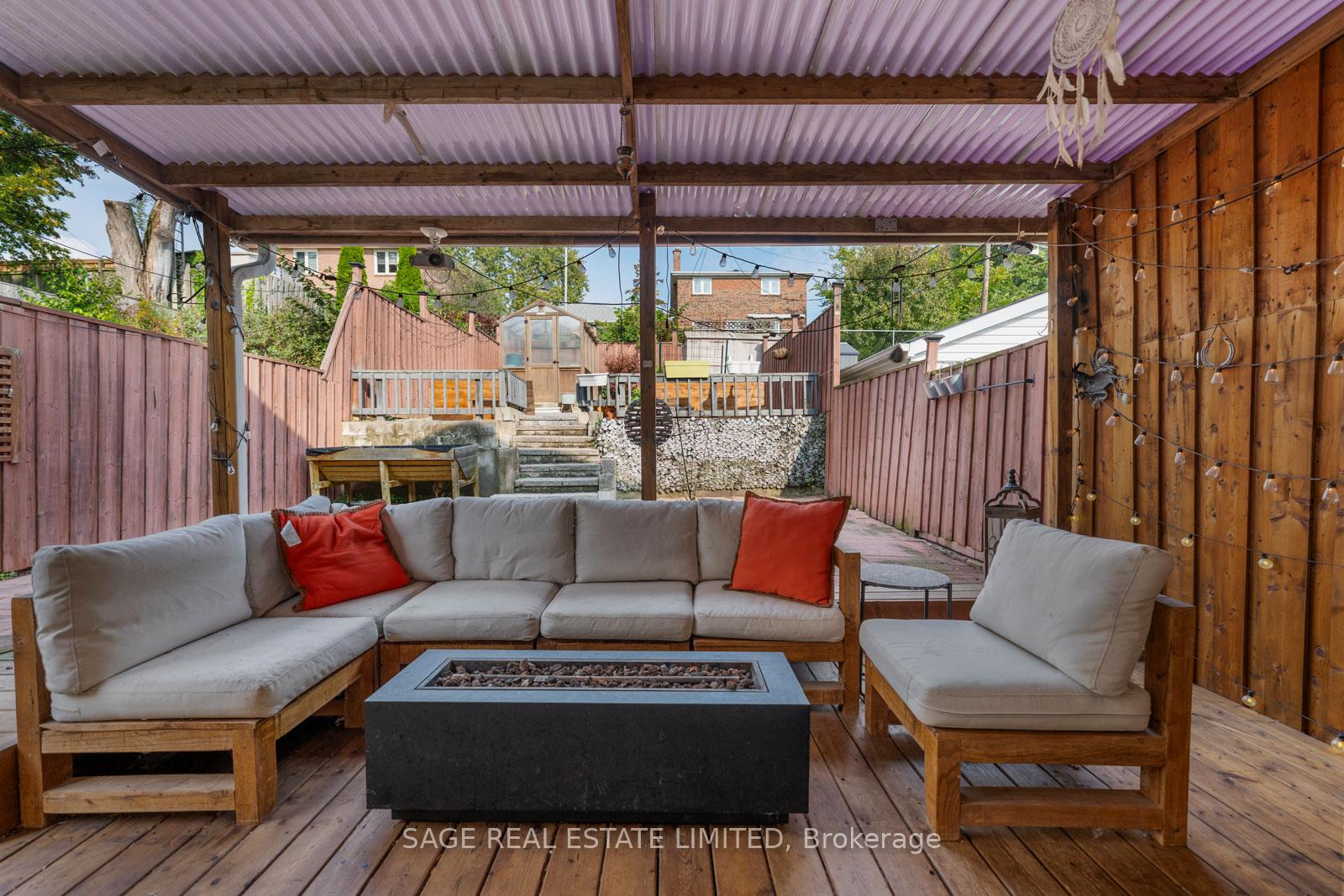 79 Pitt Avenue
