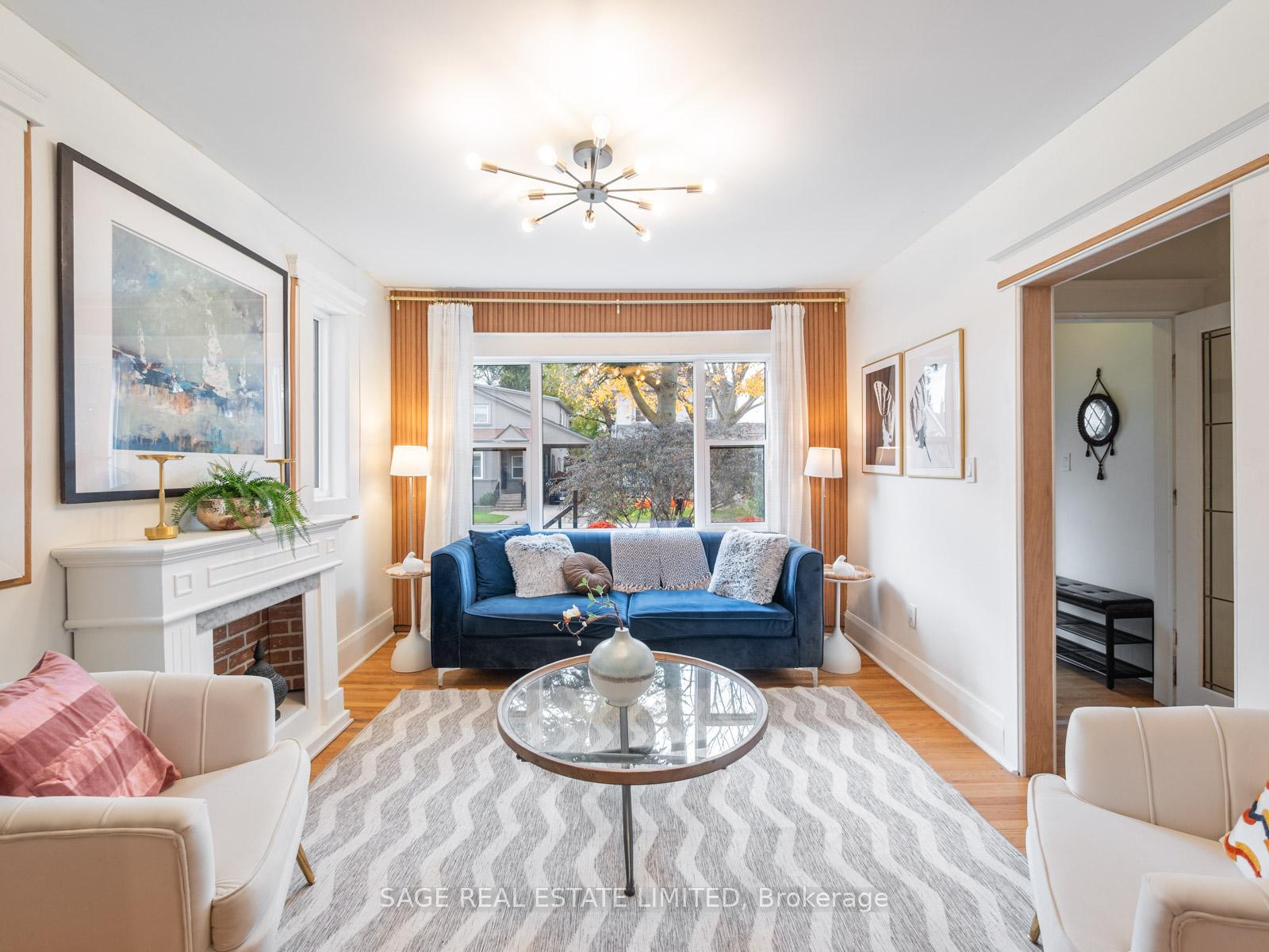 19 SAVOY Avenue, Toronto E03