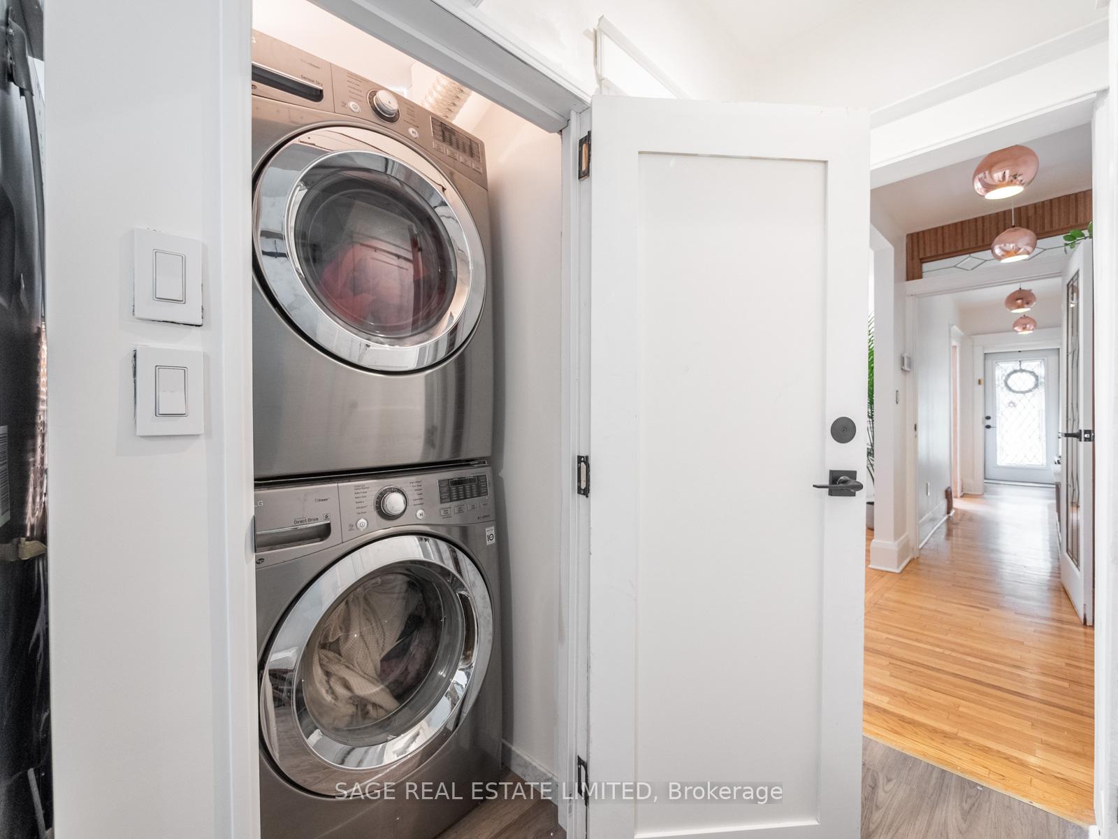 19 SAVOY Avenue, Toronto E03