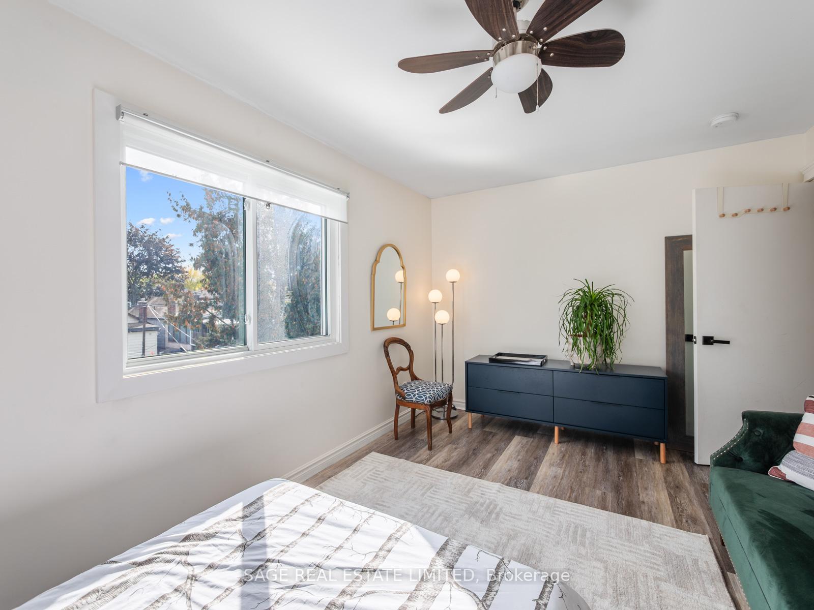 19 SAVOY Avenue, Toronto E03