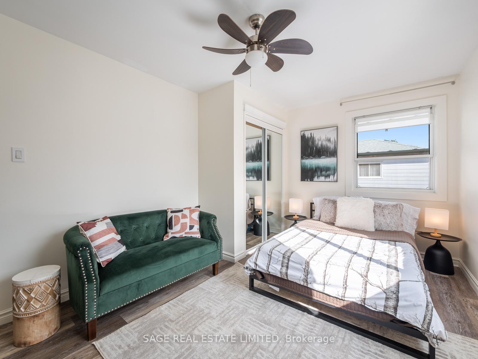 19 SAVOY Avenue, Toronto E03