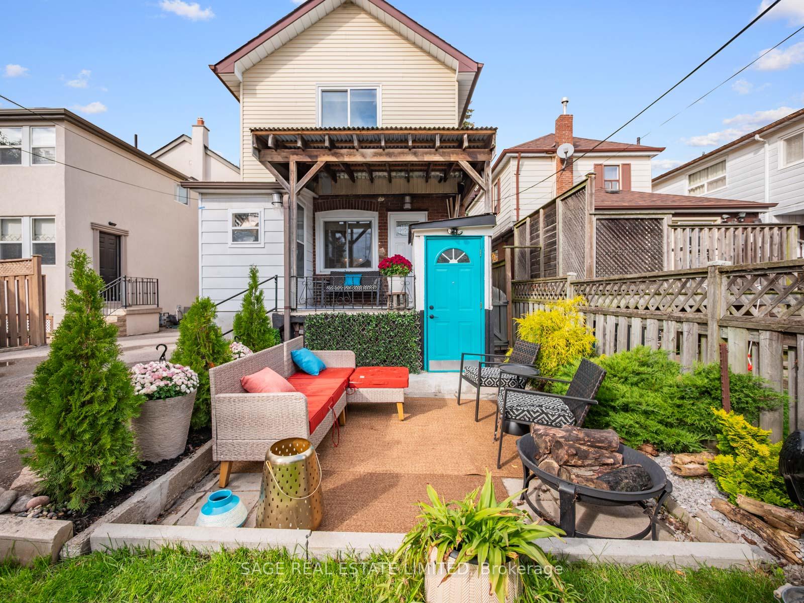 19 SAVOY Avenue, Toronto E03