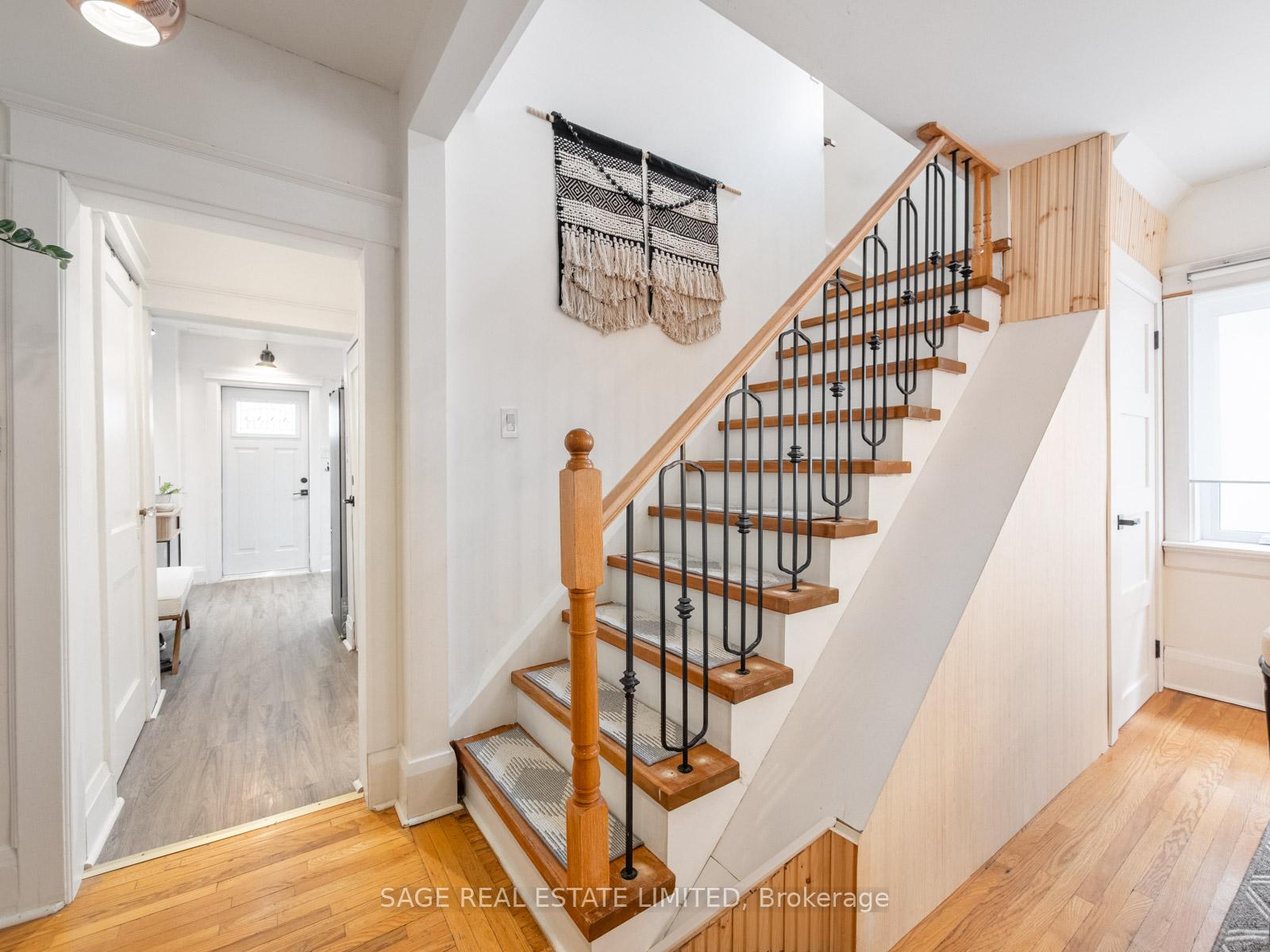 19 SAVOY Avenue, Toronto E03
