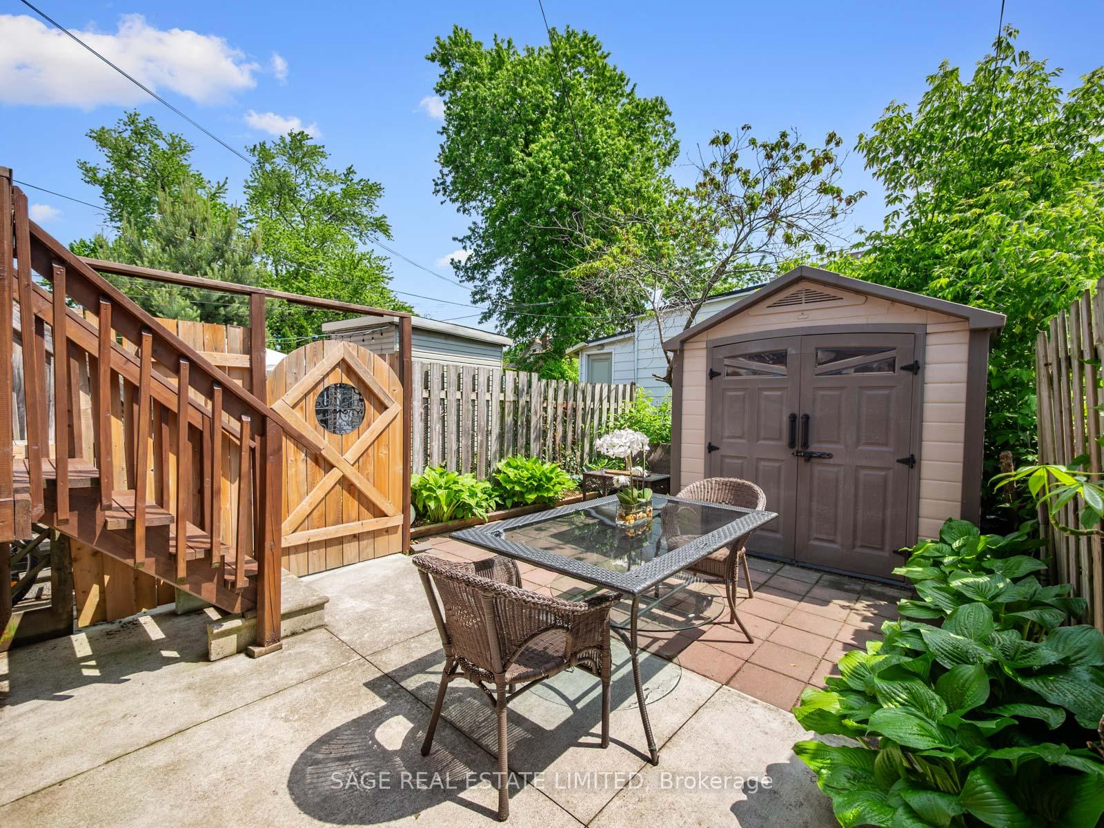 251A Chisholm Avenue