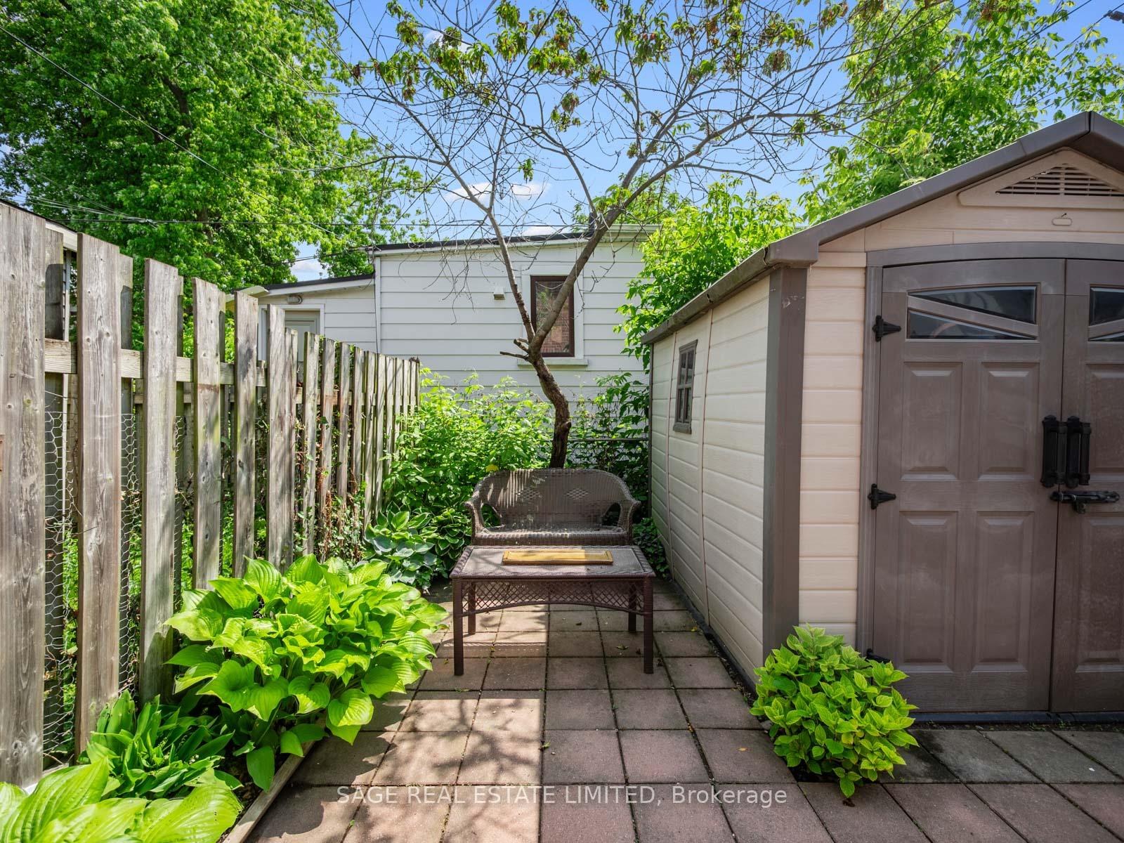 251A Chisholm Avenue