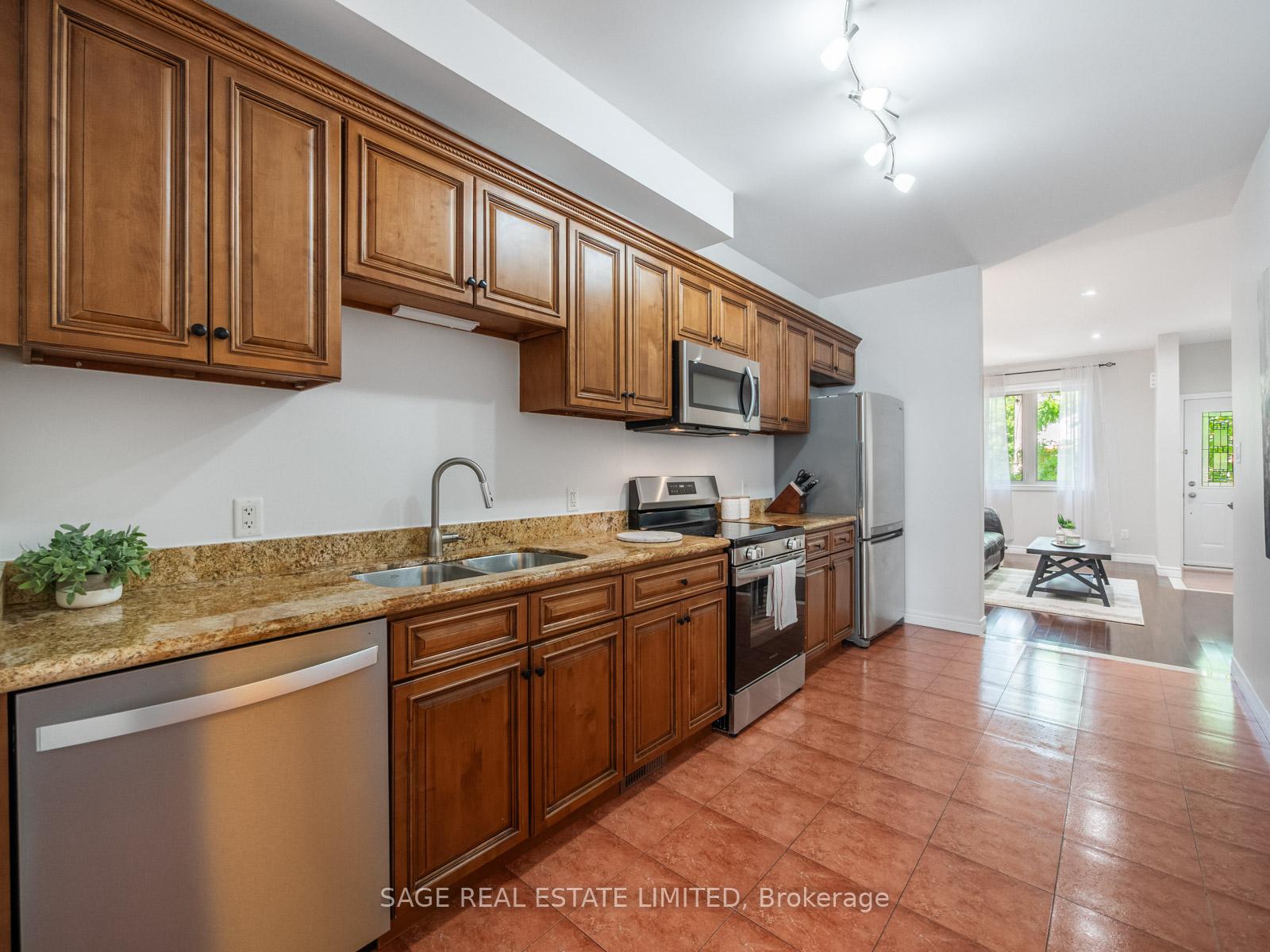 251A Chisholm Avenue