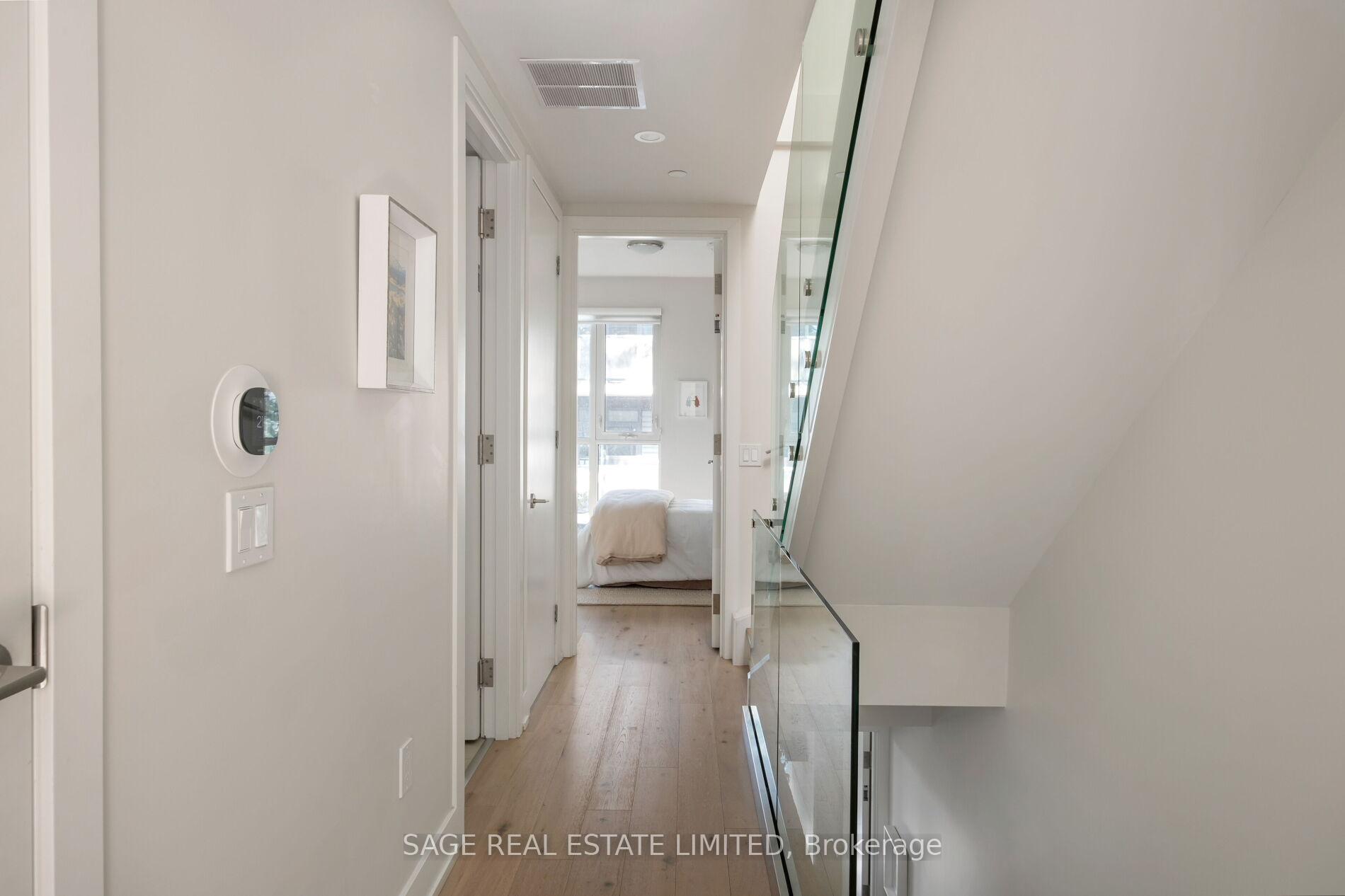 1331 Queen Street E Th01, Toronto Unit: Th01
