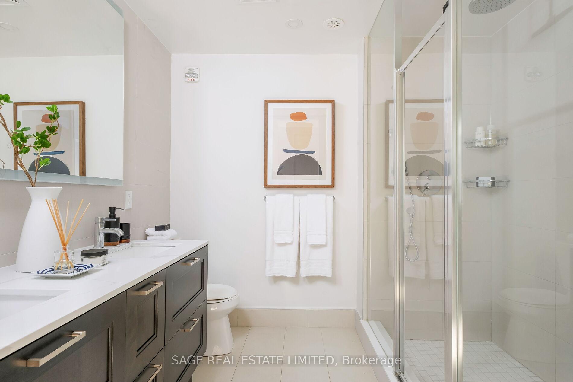 1331 Queen Street E Th01, Toronto Unit: Th01
