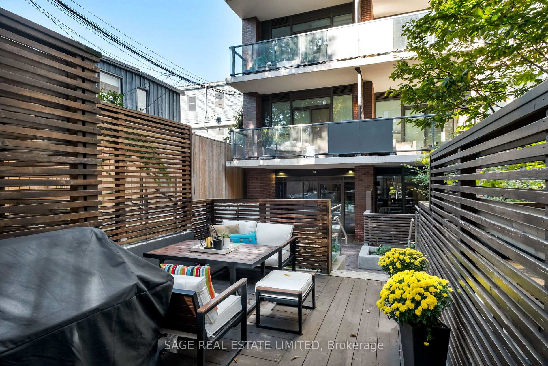 1331 Queen Street E Th01, Toronto Unit: Th01