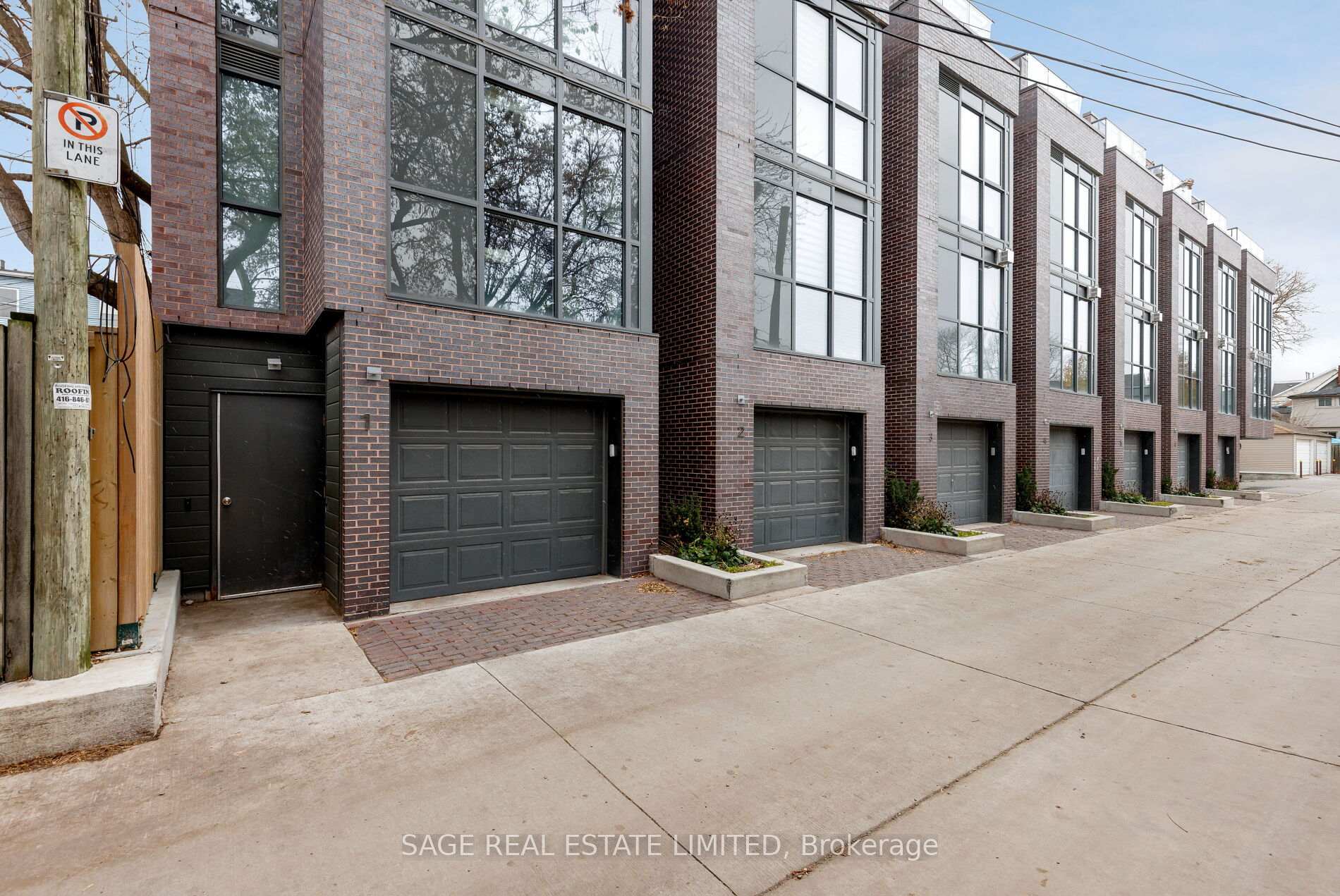 1331 Queen Street E Th01, Toronto Unit: Th01