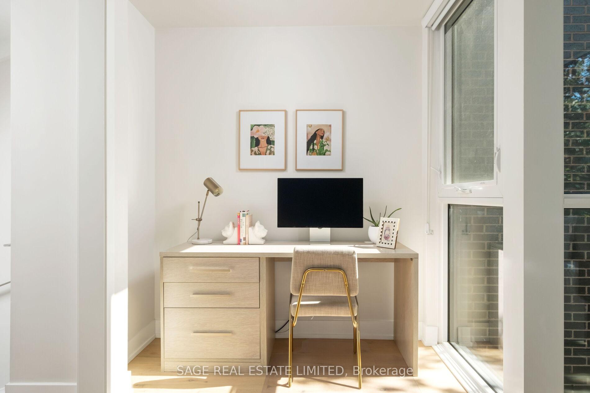 1331 Queen Street E Th01, Toronto Unit: Th01