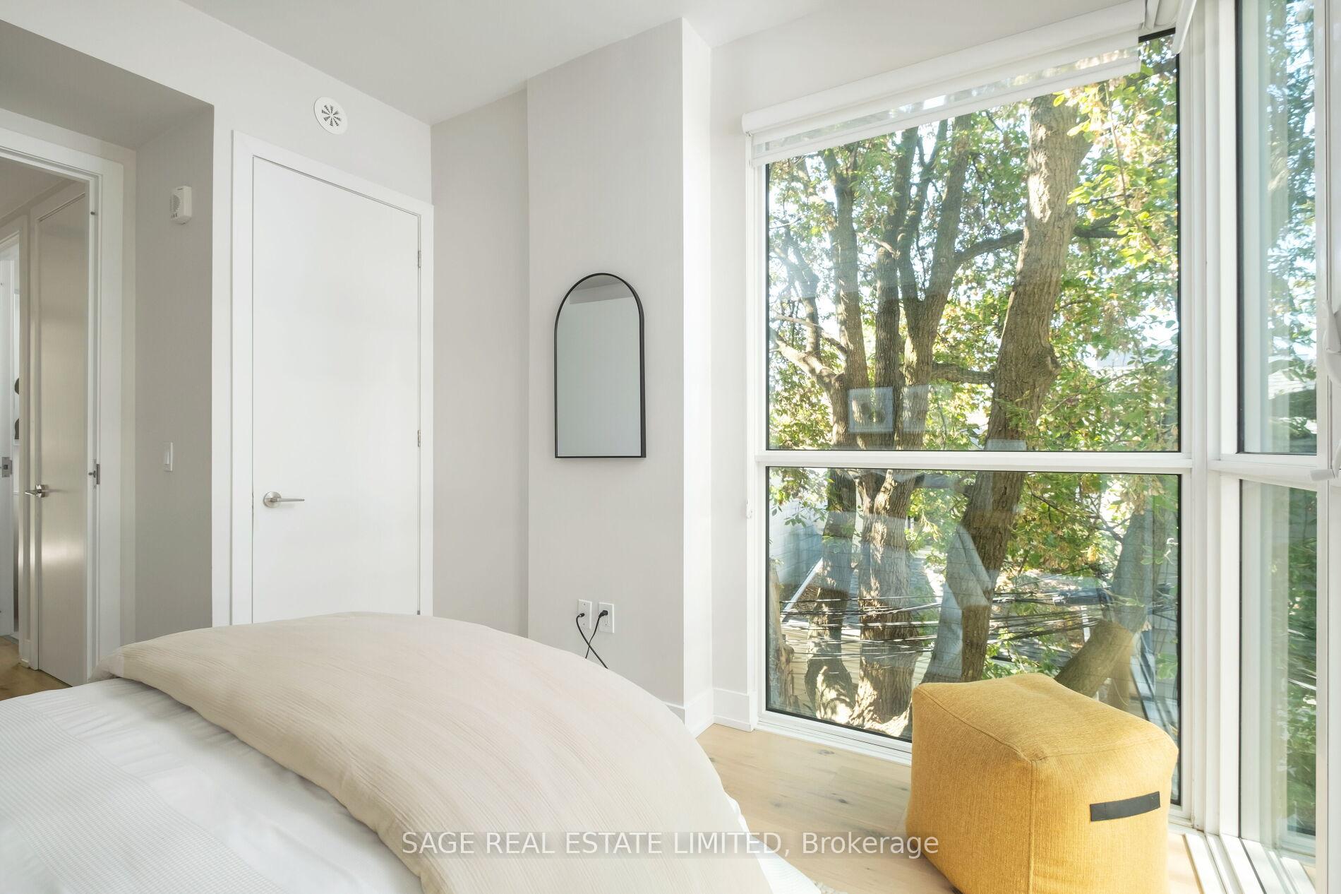 1331 Queen Street E Th01, Toronto Unit: Th01
