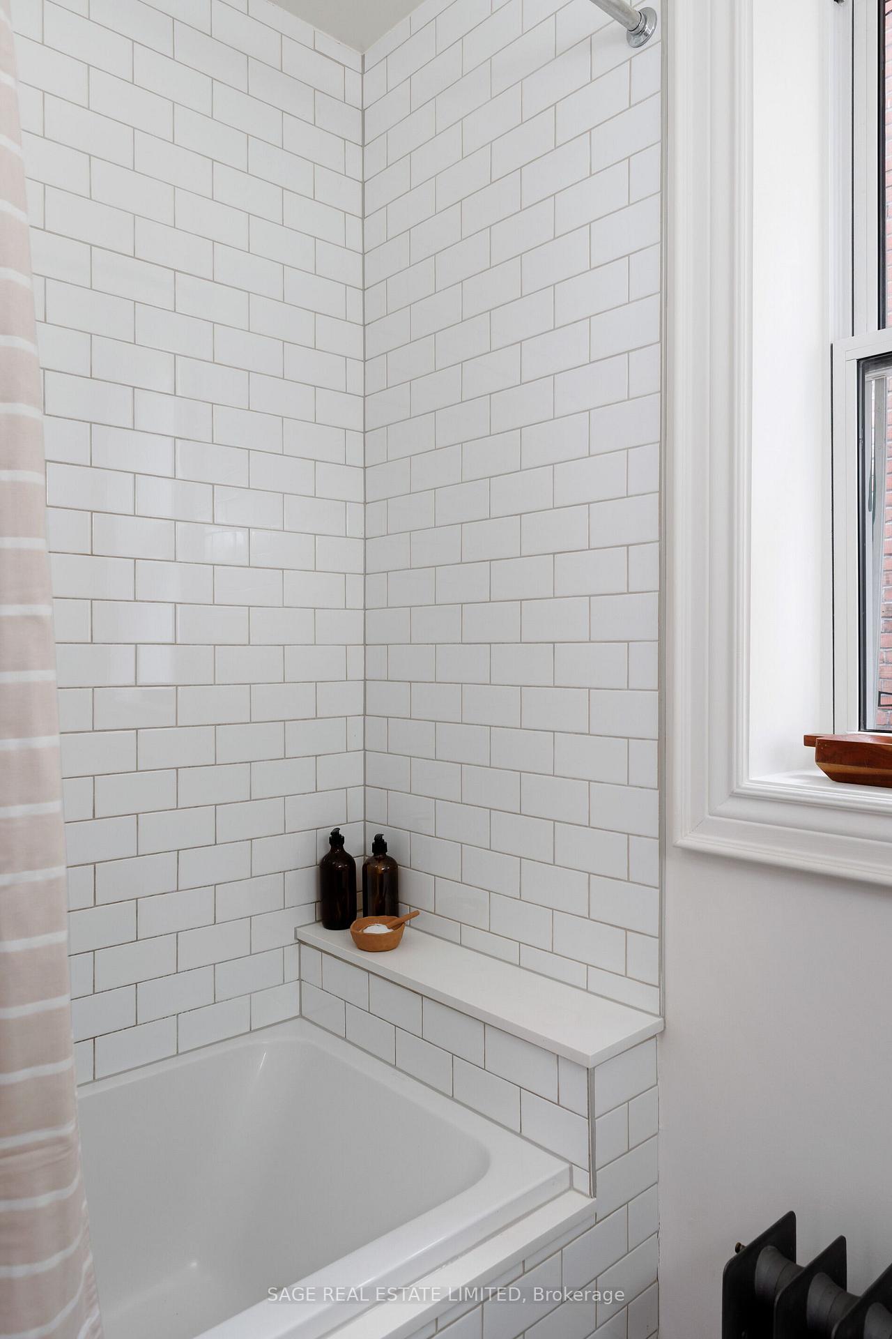 97 Marion Street, Toronto W01, ON M6R 1E6, Toronto W01 ON, M6R 1E6