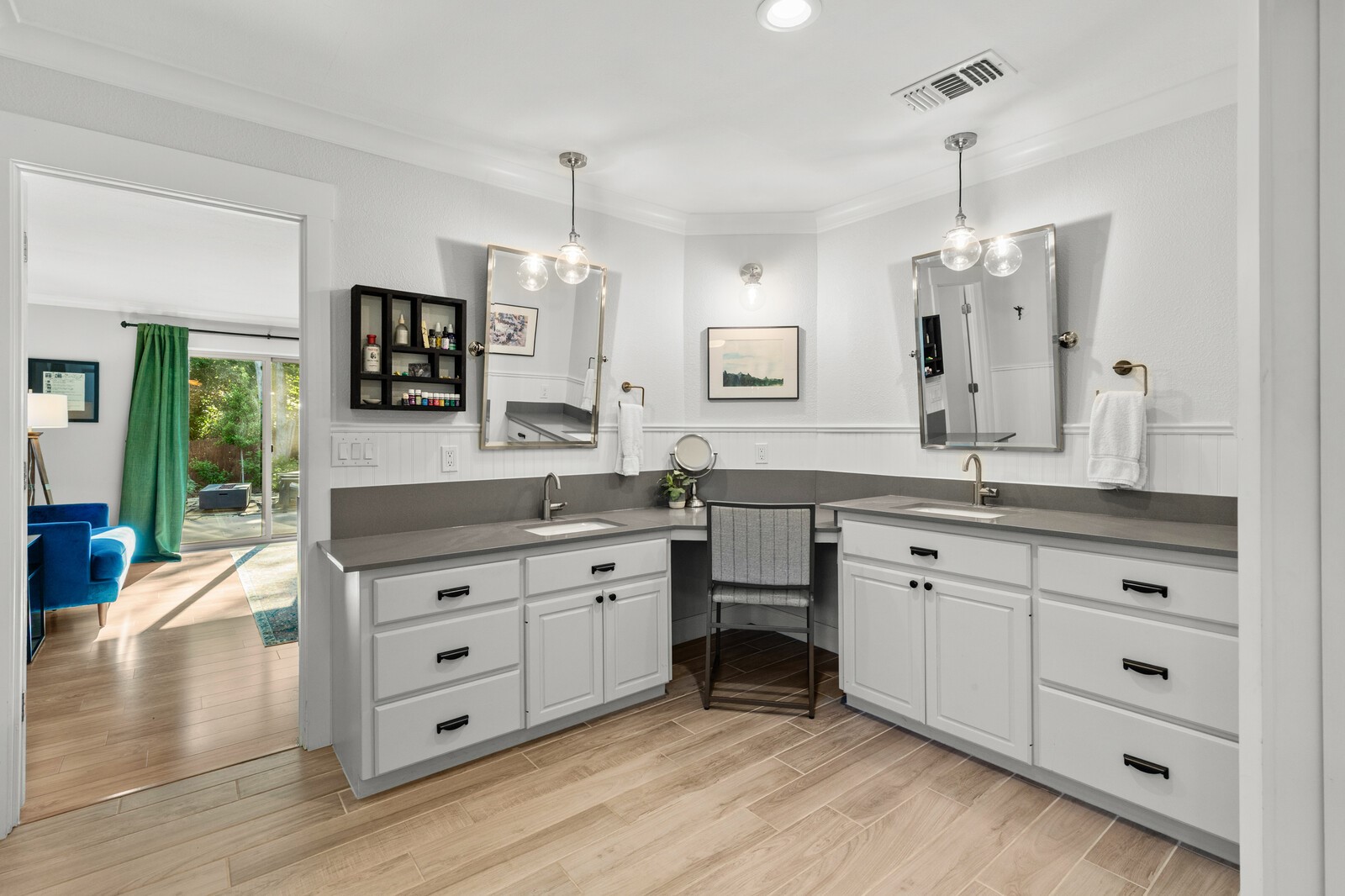 9337 Hill Lane